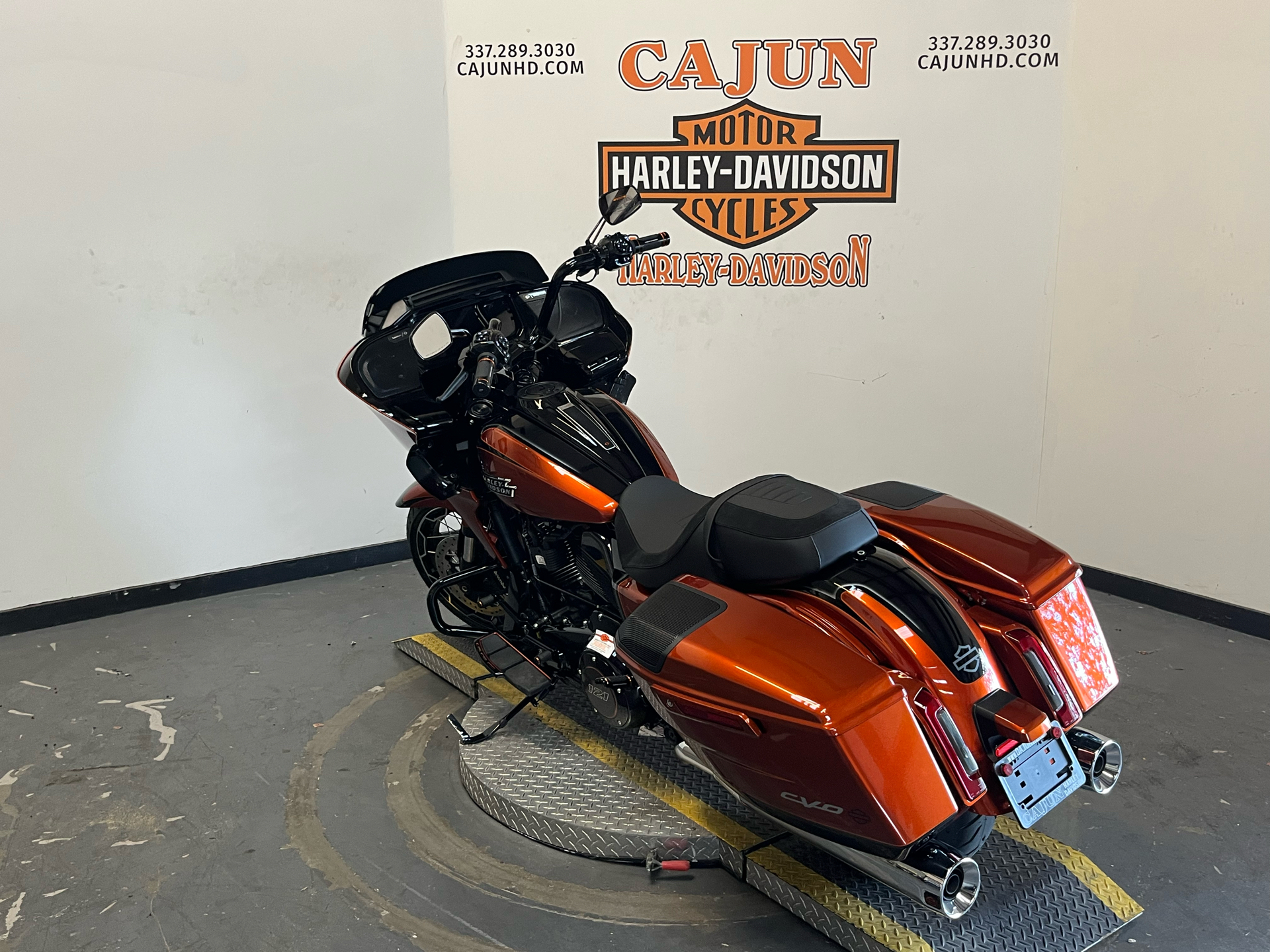 2023 Harley-Davidson CVO™ Road Glide® in Scott, Louisiana - Photo 9
