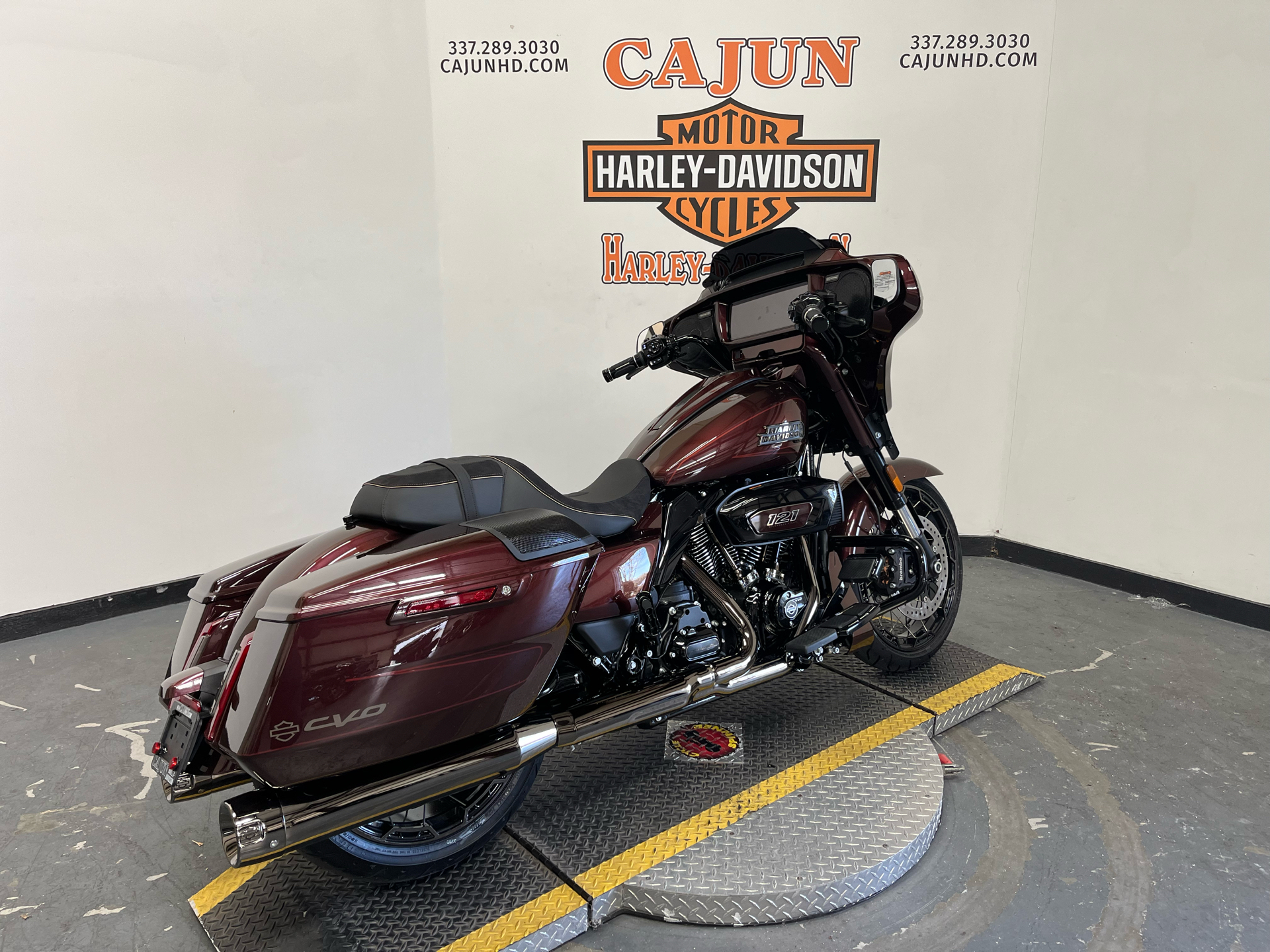 2024 Harley-Davidson CVO™ Street Glide® in Scott, Louisiana - Photo 3