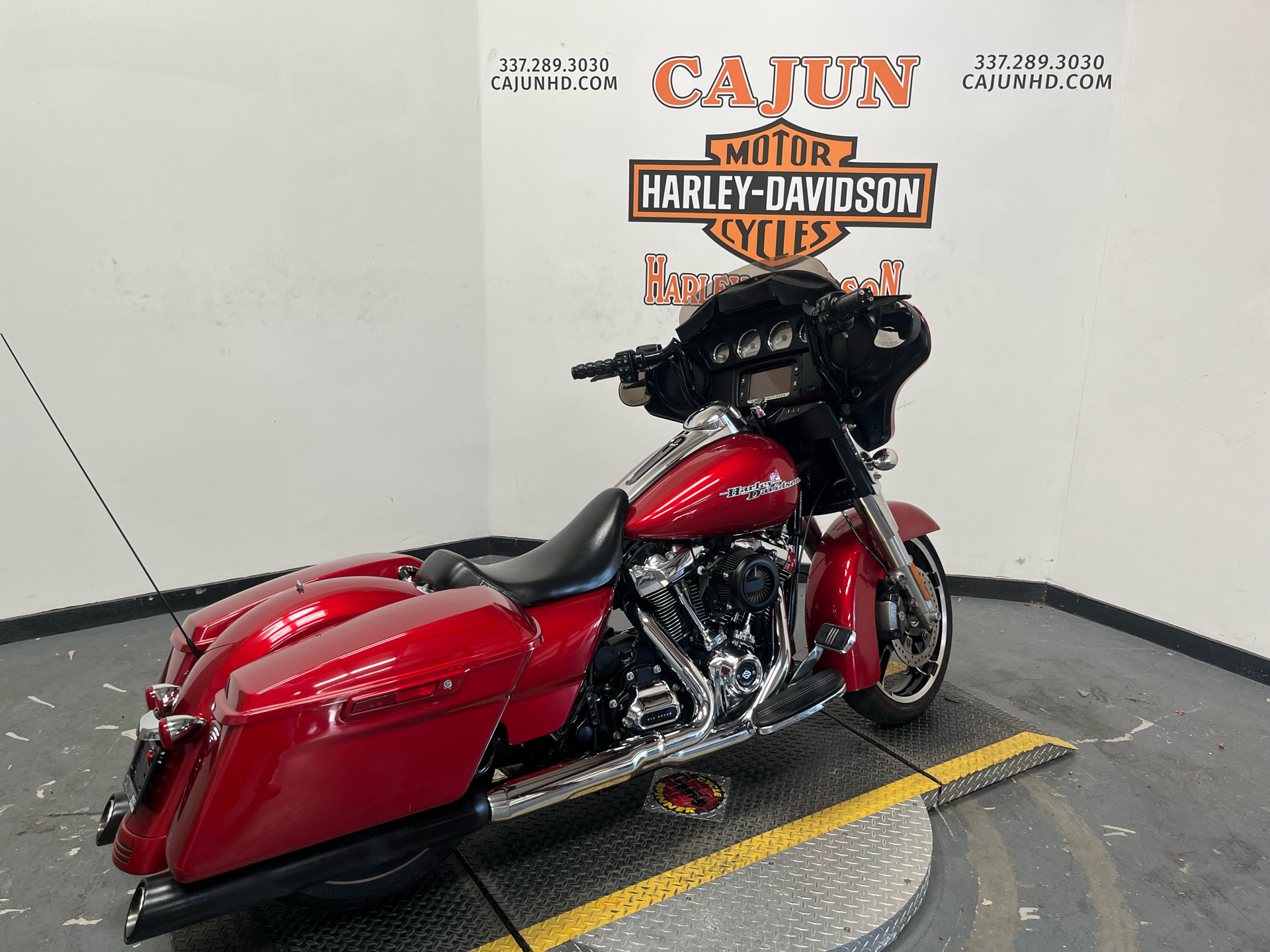 2018 Harley-Davidson Street Glide® in Scott, Louisiana - Photo 4