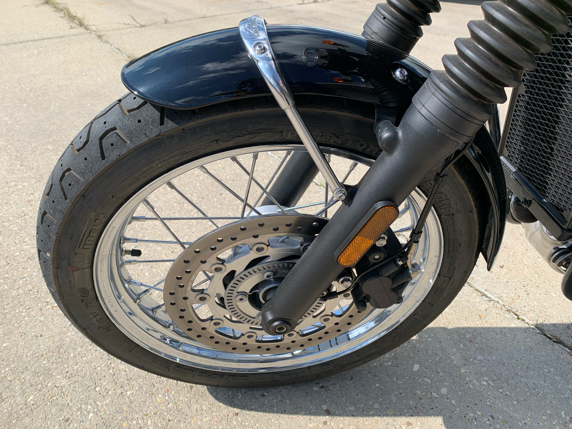 2020 Triumph Bonneville T100 Black in Scott, Louisiana - Photo 8