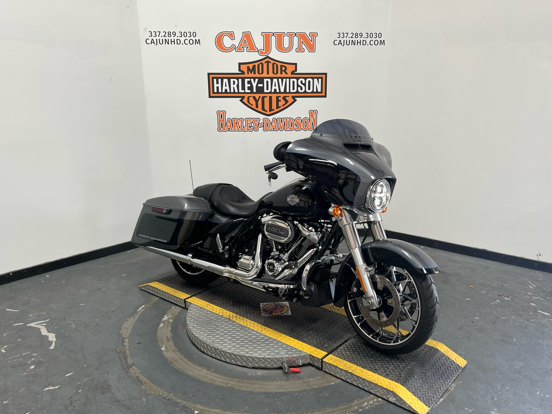 2021 Harley-Davidson Street Glide® Special in Scott, Louisiana - Photo 2