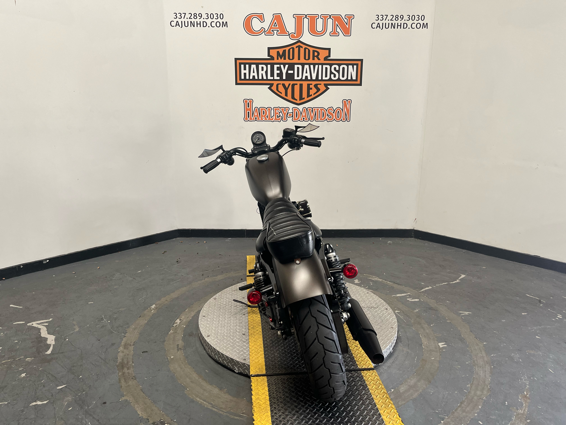 2021 Harley-Davidson Iron 883™ in Scott, Louisiana - Photo 2