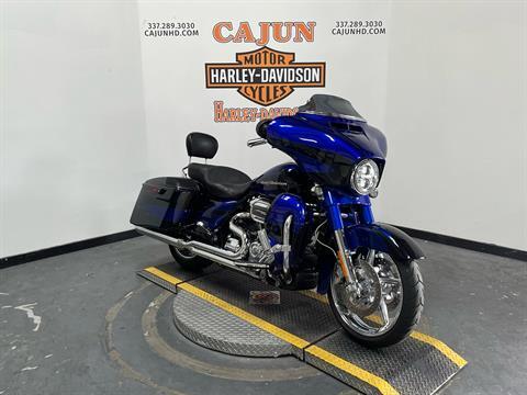 2017 Harley-Davidson CVO™ Street Glide® in Scott, Louisiana - Photo 2