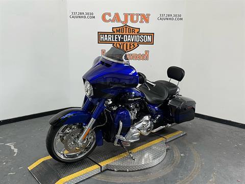 2017 Harley-Davidson CVO™ Street Glide® in Scott, Louisiana - Photo 4