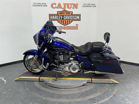 2017 Harley-Davidson CVO™ Street Glide® in Scott, Louisiana - Photo 6