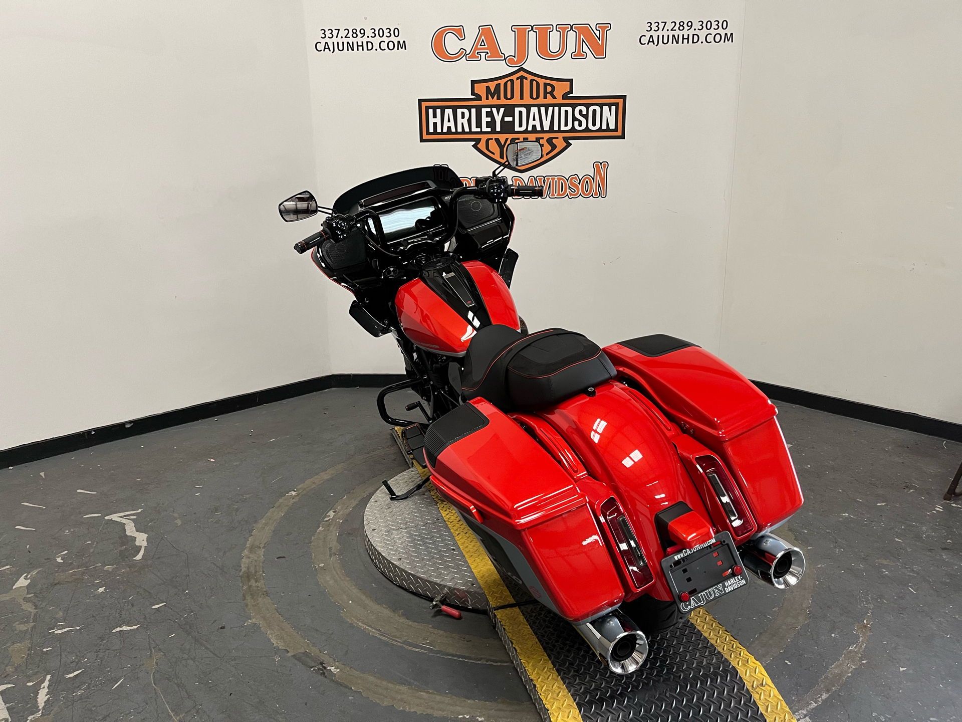 2024 Harley-Davidson CVO™ Road Glide® in Scott, Louisiana - Photo 2