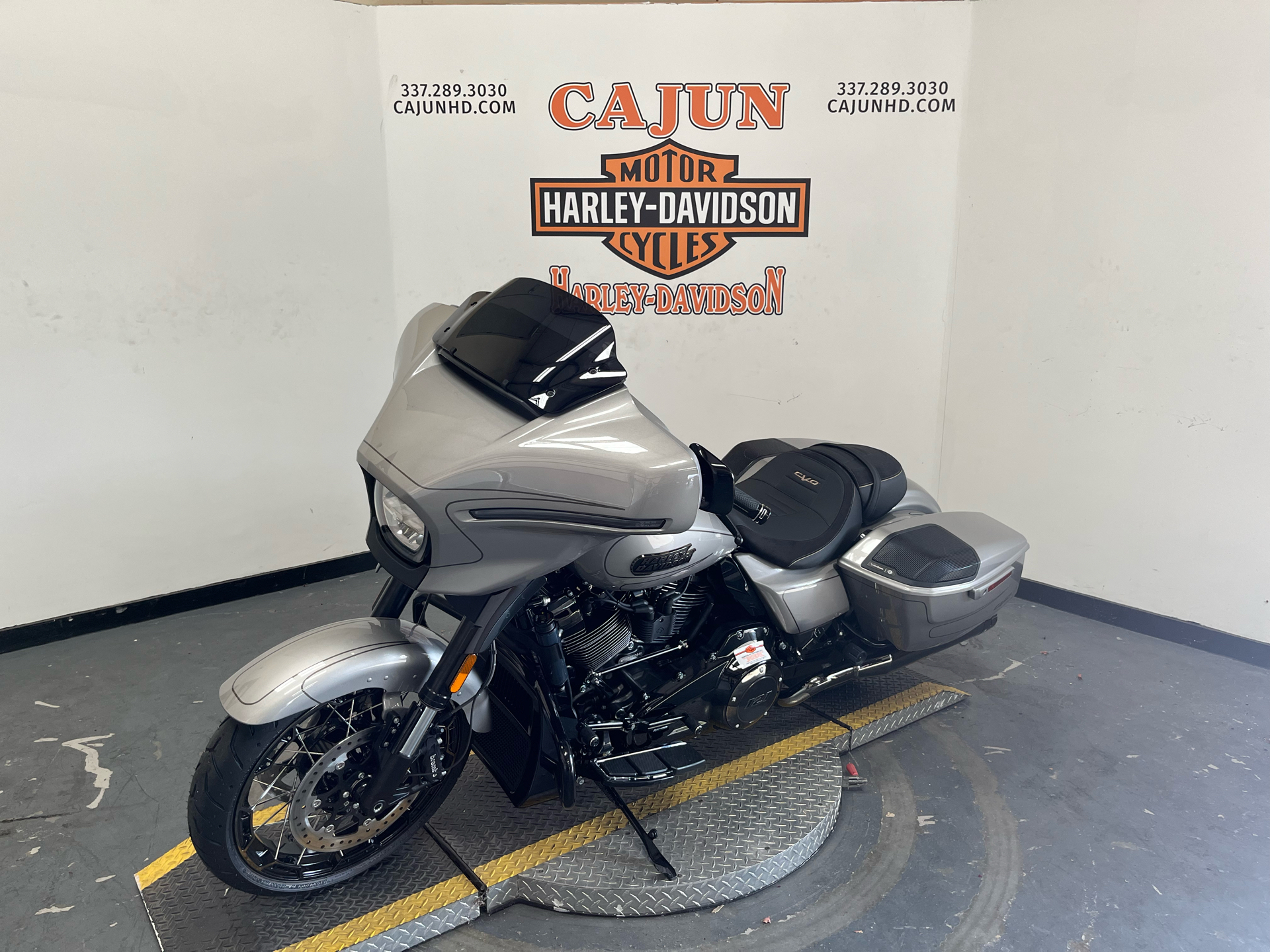 2023 Harley-Davidson CVO™ Street Glide® in Scott, Louisiana - Photo 6
