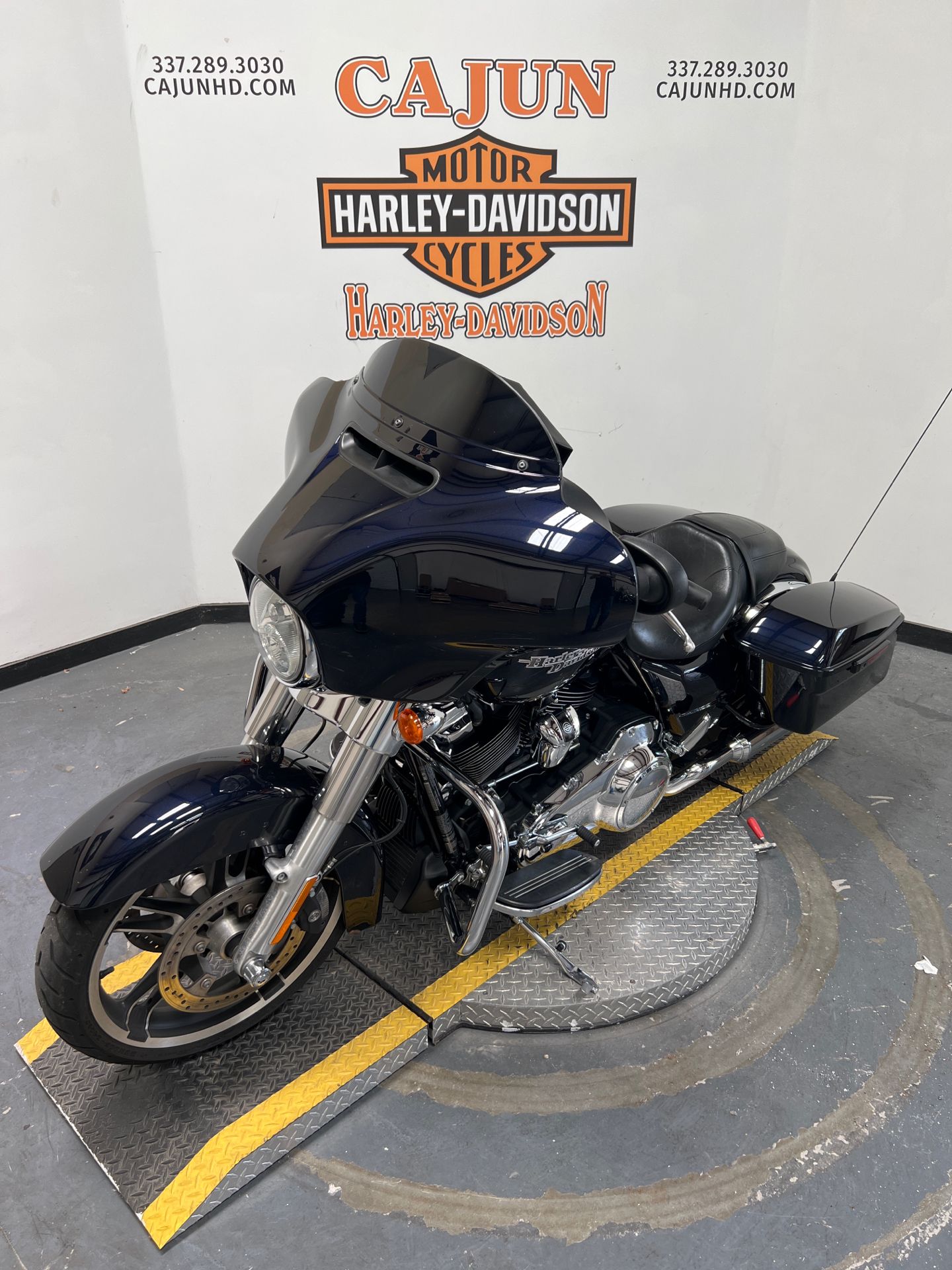 2019 Harley-Davidson Street Glide® in Scott, Louisiana - Photo 3