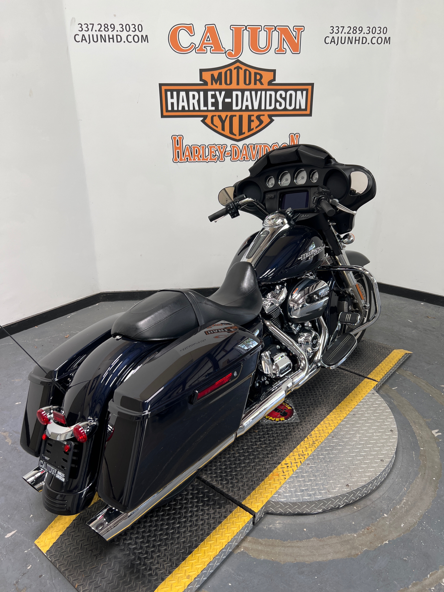 2019 Harley-Davidson Street Glide® in Scott, Louisiana - Photo 6