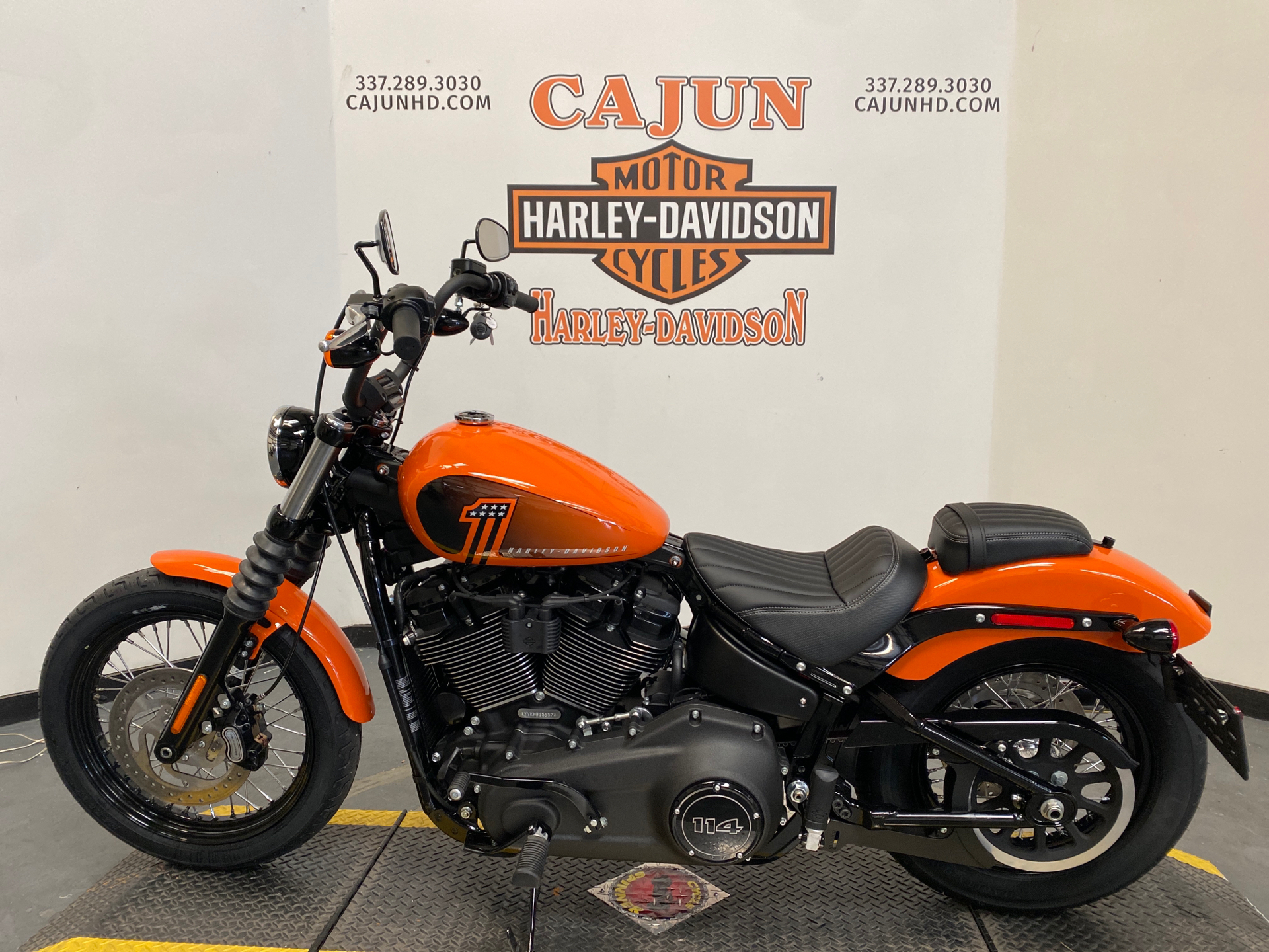New 2021 Harley Davidson Street Bob 114 Baja Orange Motorcycles In Scott La 015957