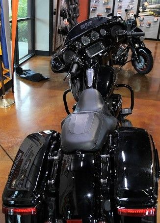 2018 Harley-Davidson Street Glide® Special in Houma, Louisiana - Photo 8