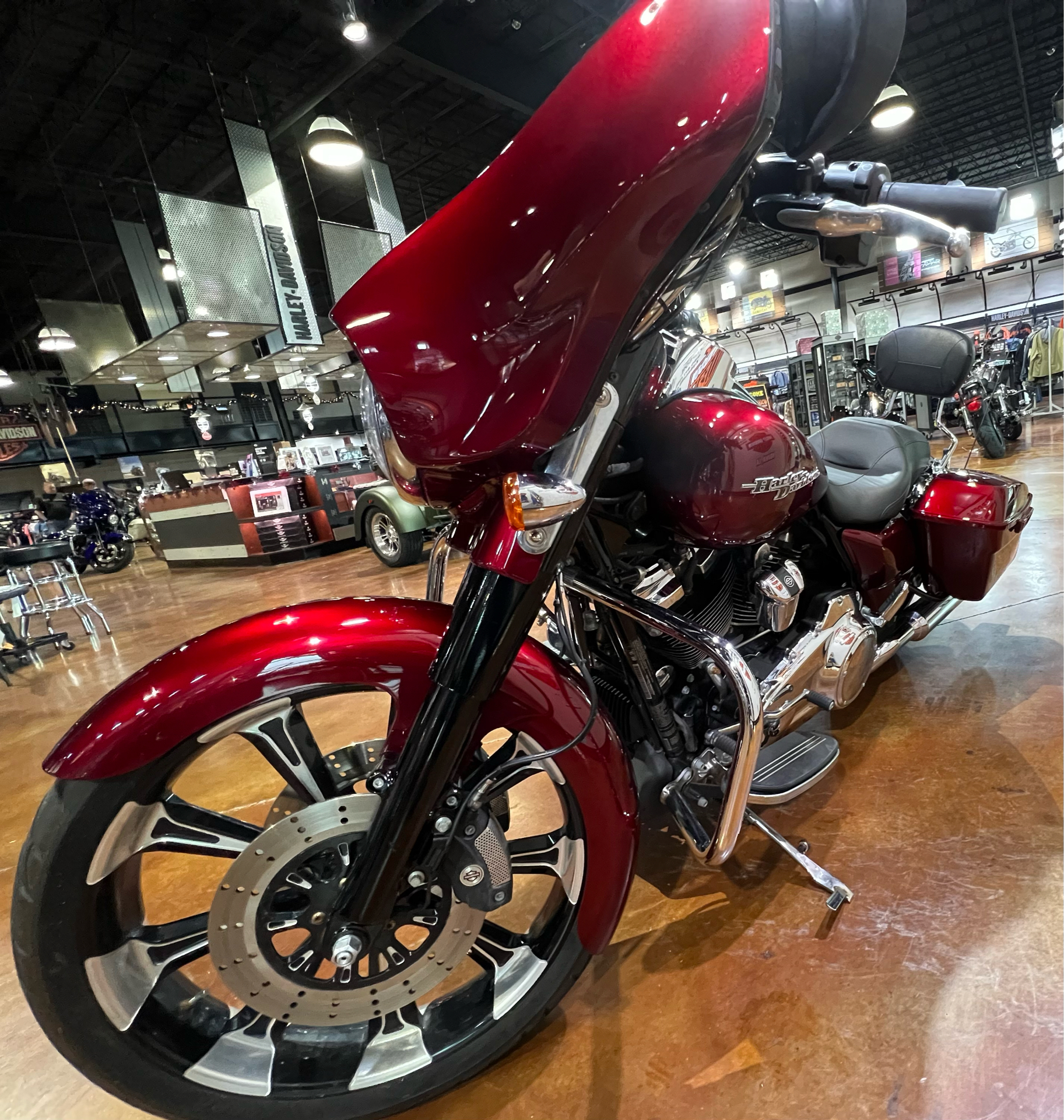 2017 Harley-Davidson Street Glide® Special in Houma, Louisiana - Photo 2
