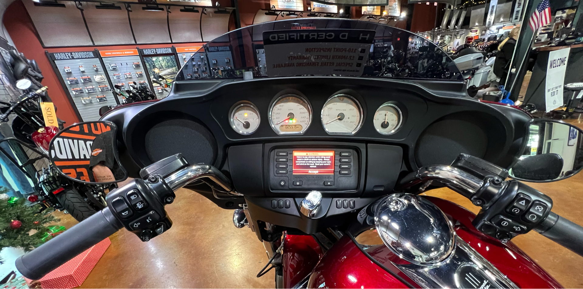 2017 Harley-Davidson Street Glide® in Houma, Louisiana - Photo 6