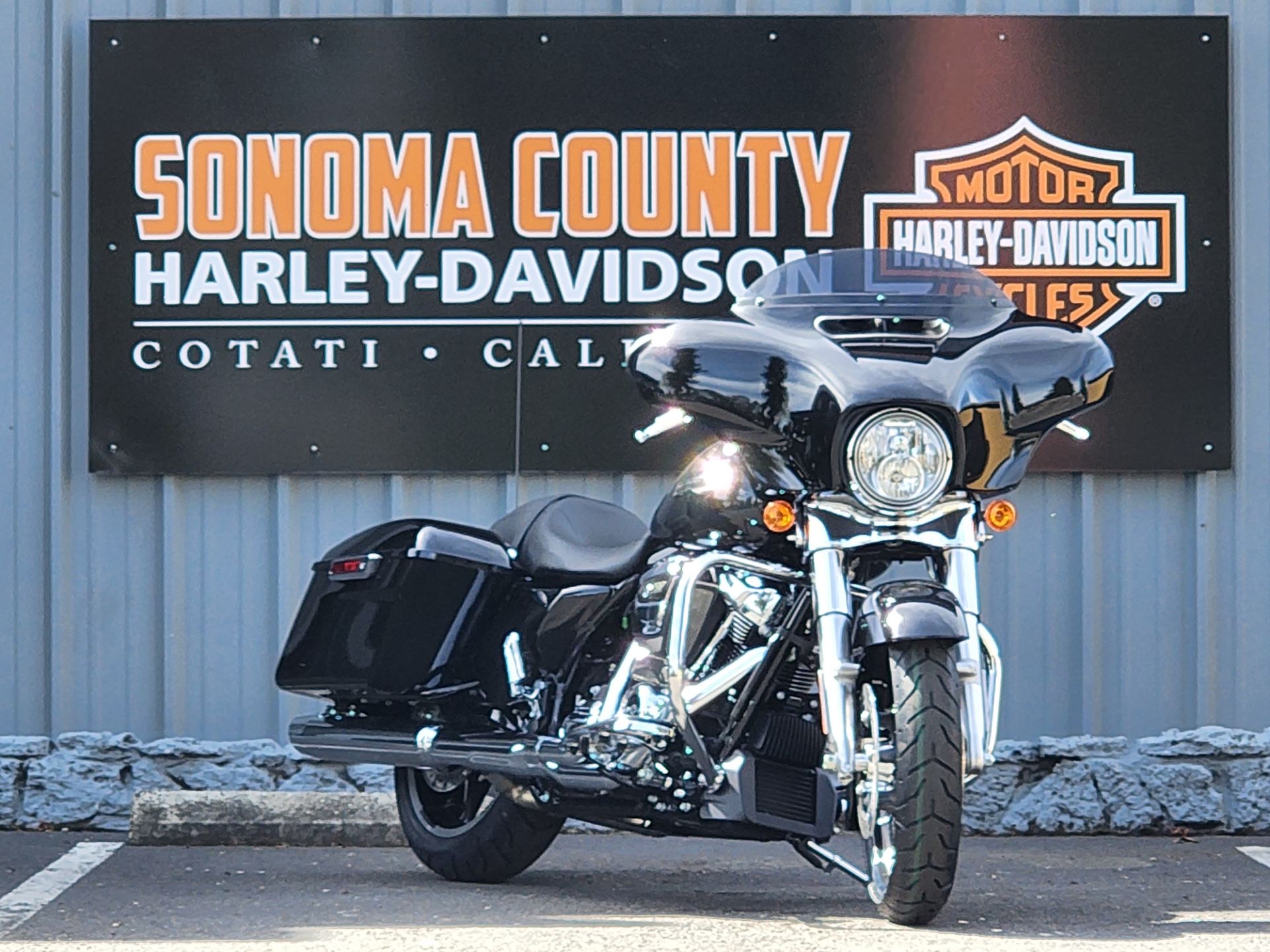 2022 Harley-Davidson Street Glide® in Cotati, California - Photo 2