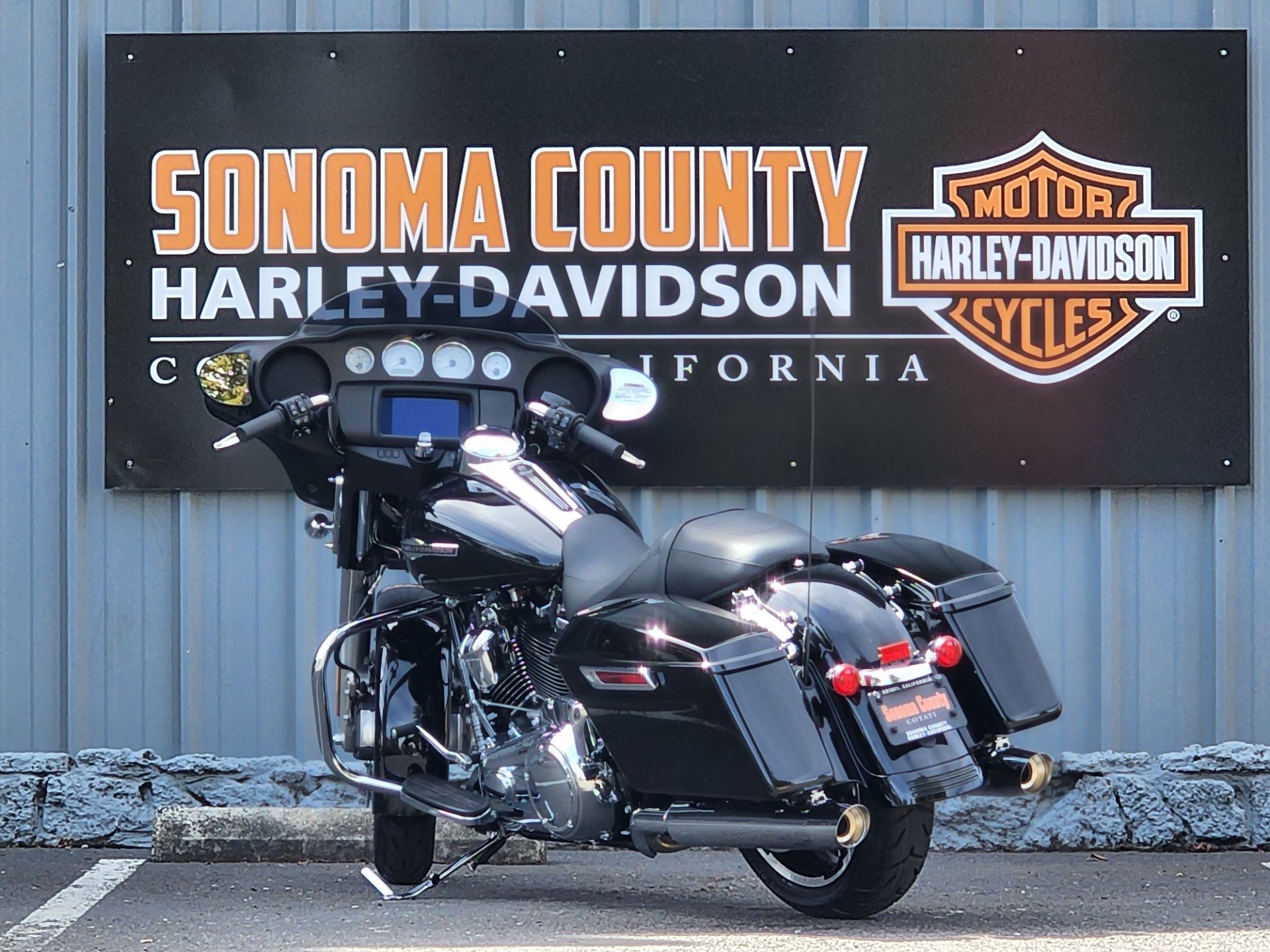 2022 Harley-Davidson Street Glide® in Cotati, California - Photo 4