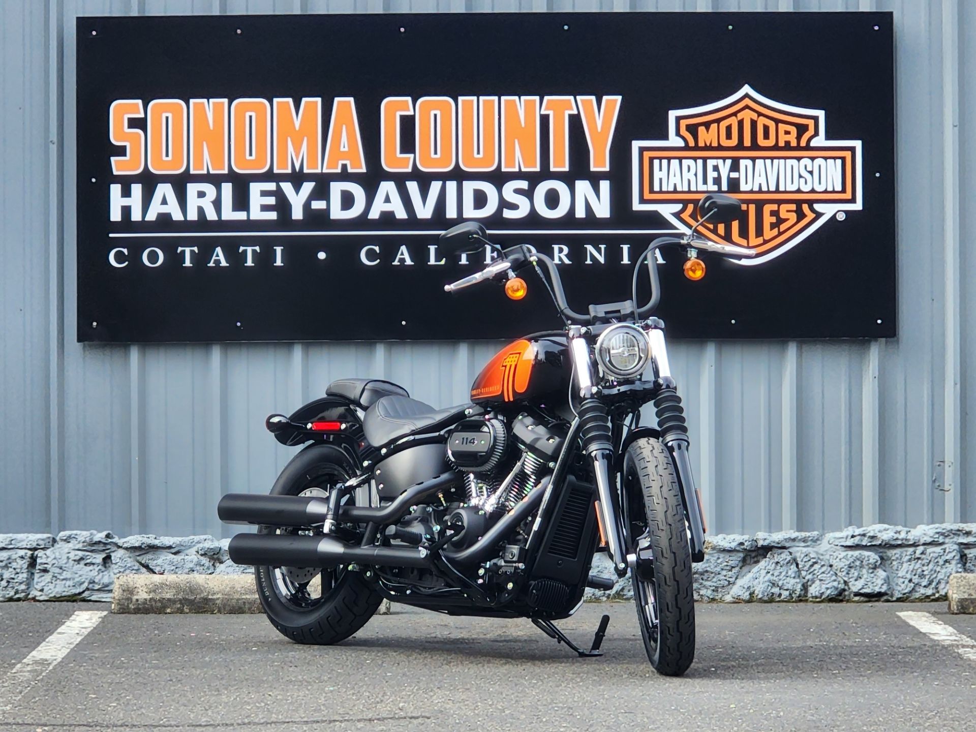 2023 Harley-Davidson Street Bob® 114 in Cotati, California - Photo 2