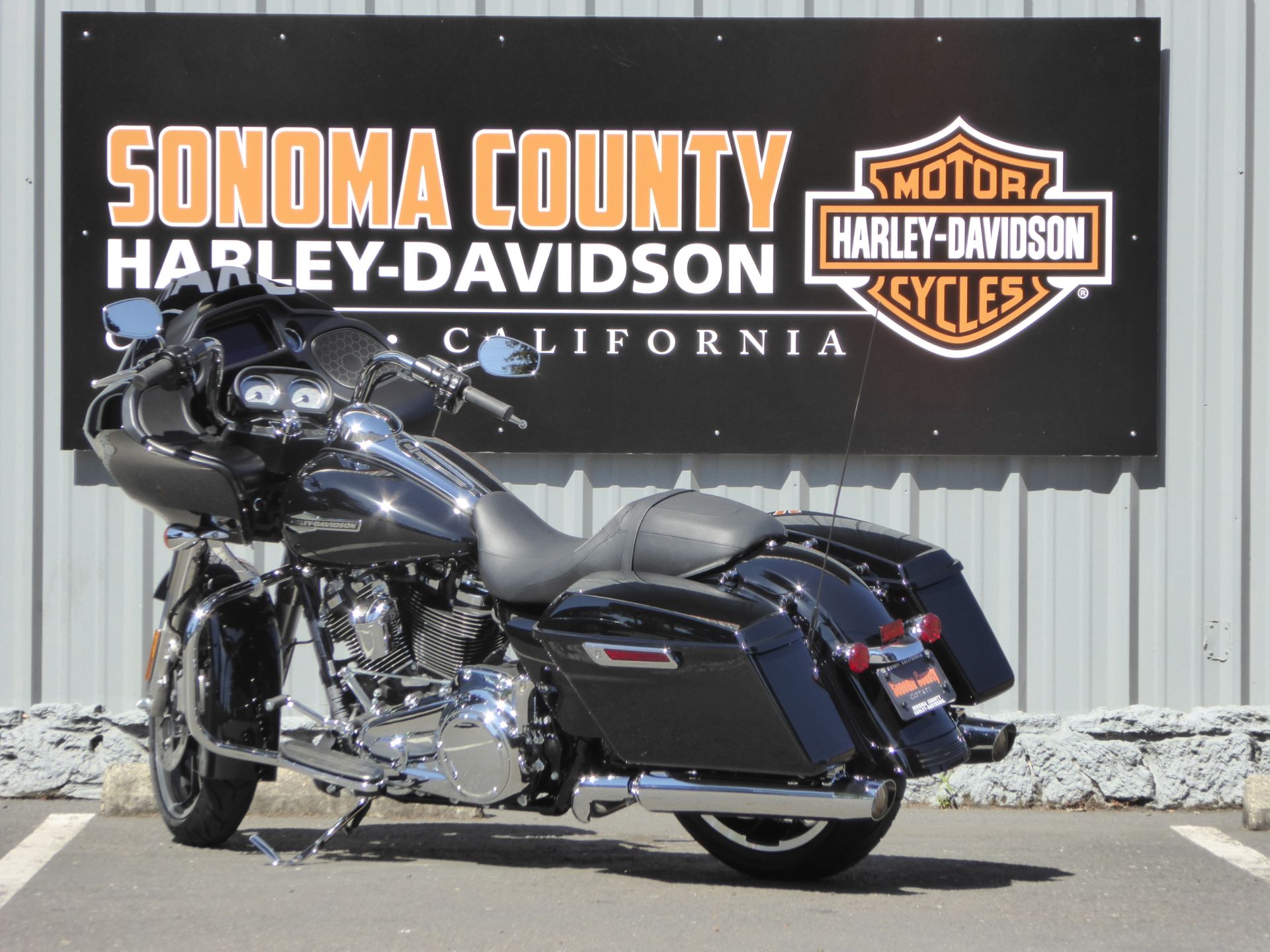 2023 Harley-Davidson Road Glide® in Cotati, California - Photo 3