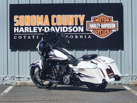 2016 Harley-Davidson CVO™ Street Glide® in Cotati, California - Photo 4
