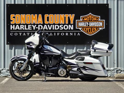 2016 Harley-Davidson CVO™ Street Glide® in Cotati, California - Photo 4
