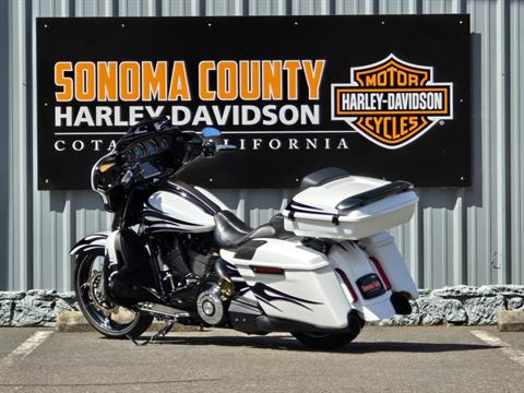 2016 Harley-Davidson CVO™ Street Glide® in Cotati, California - Photo 5