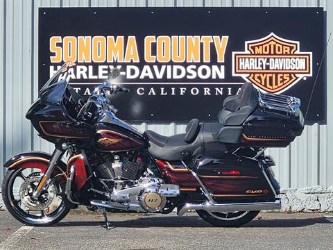 2023 Harley-Davidson CVO™ Road Glide® Limited Anniversary in Cotati, California - Photo 3