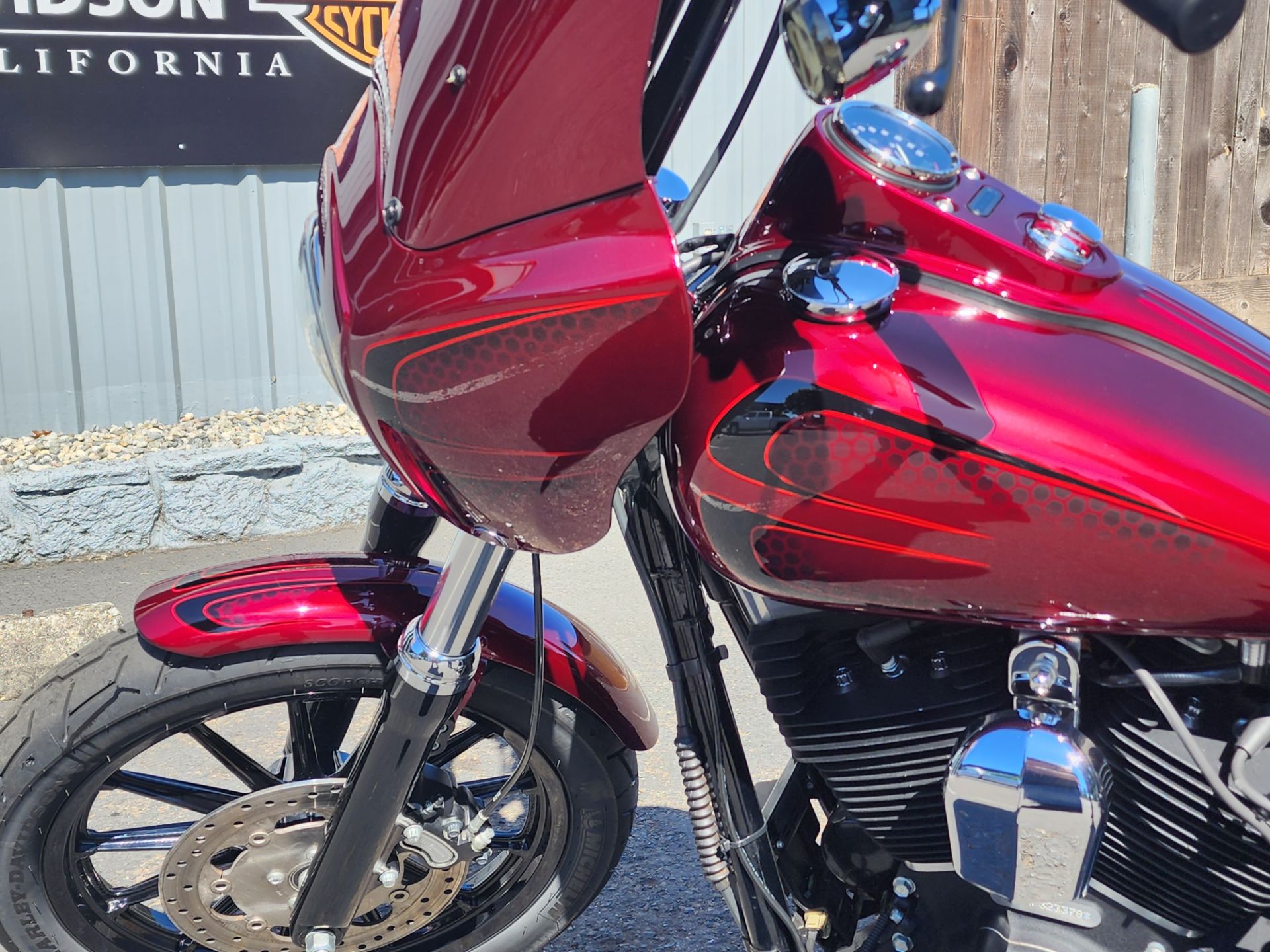 2015 Harley-Davidson Dyna Street Bob in Cotati, California - Photo 8