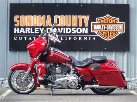 2016 Harley-Davidson CVO™ Street Glide® in Cotati, California - Photo 3