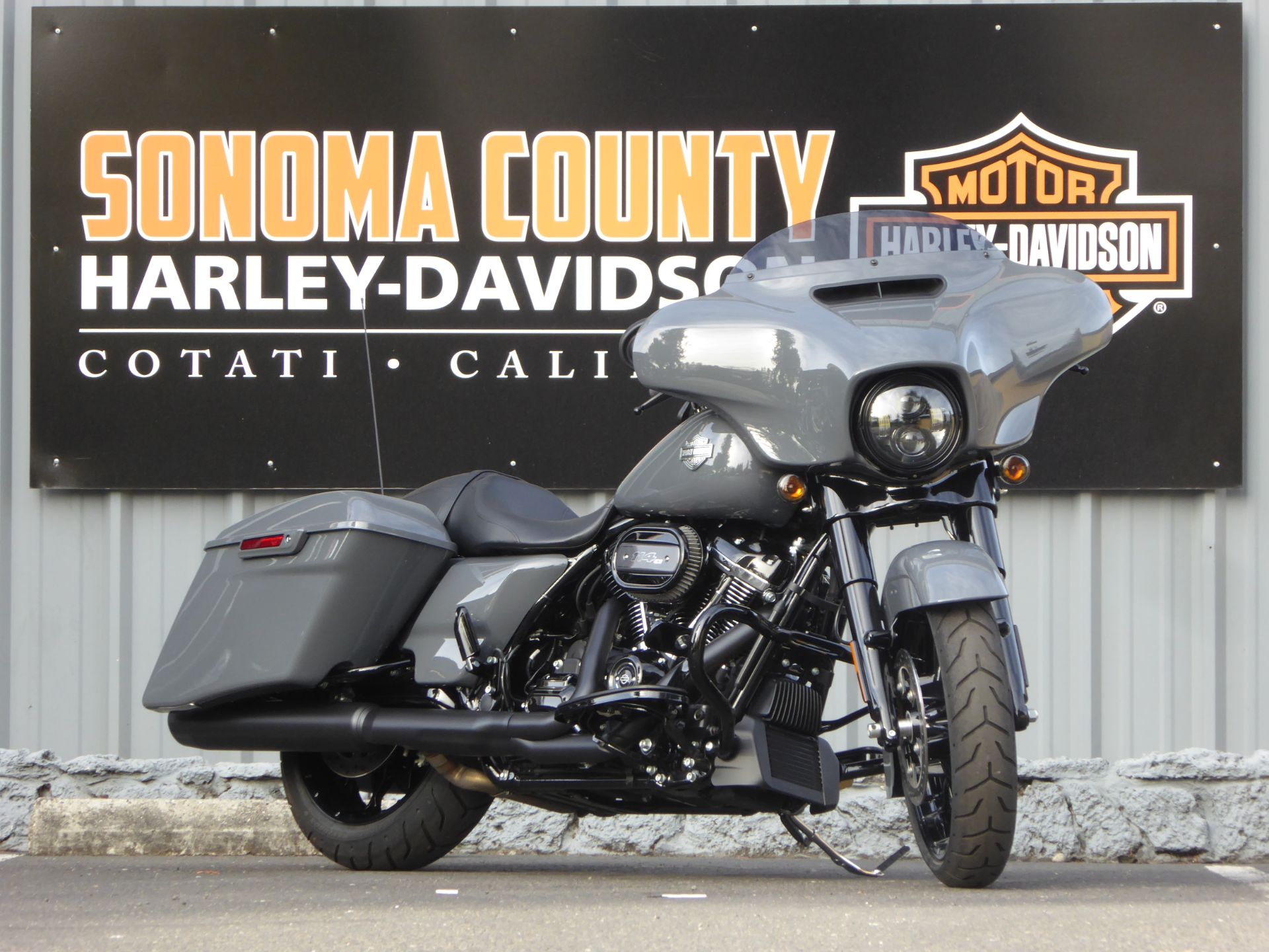 2022 Harley-Davidson Street Glide® Special in Cotati, California - Photo 2