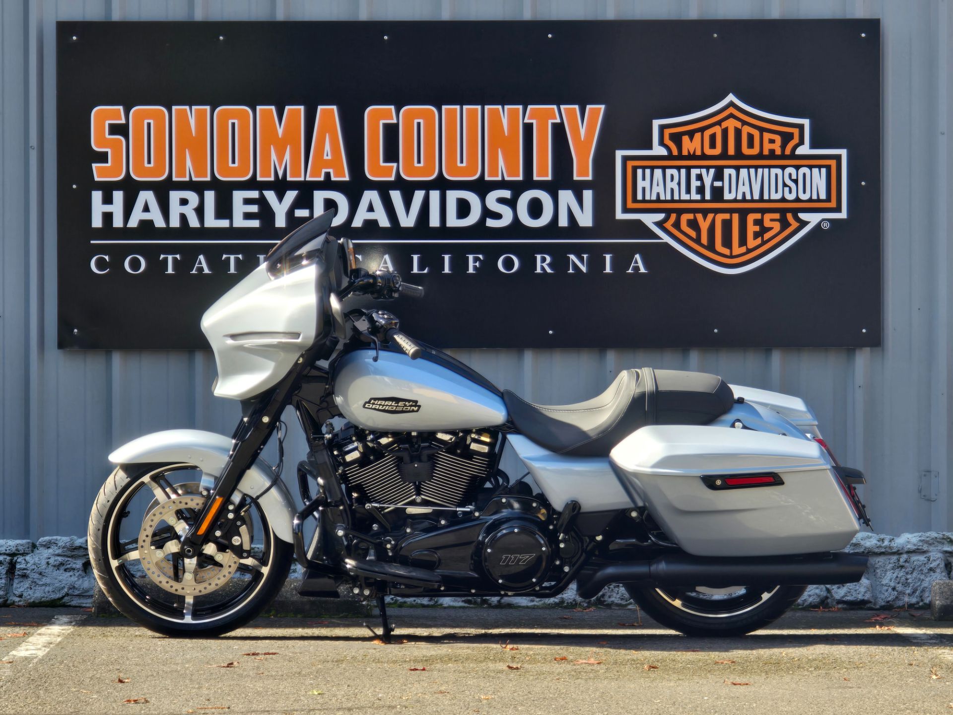2024 Harley-Davidson Street Glide® in Cotati, California - Photo 3