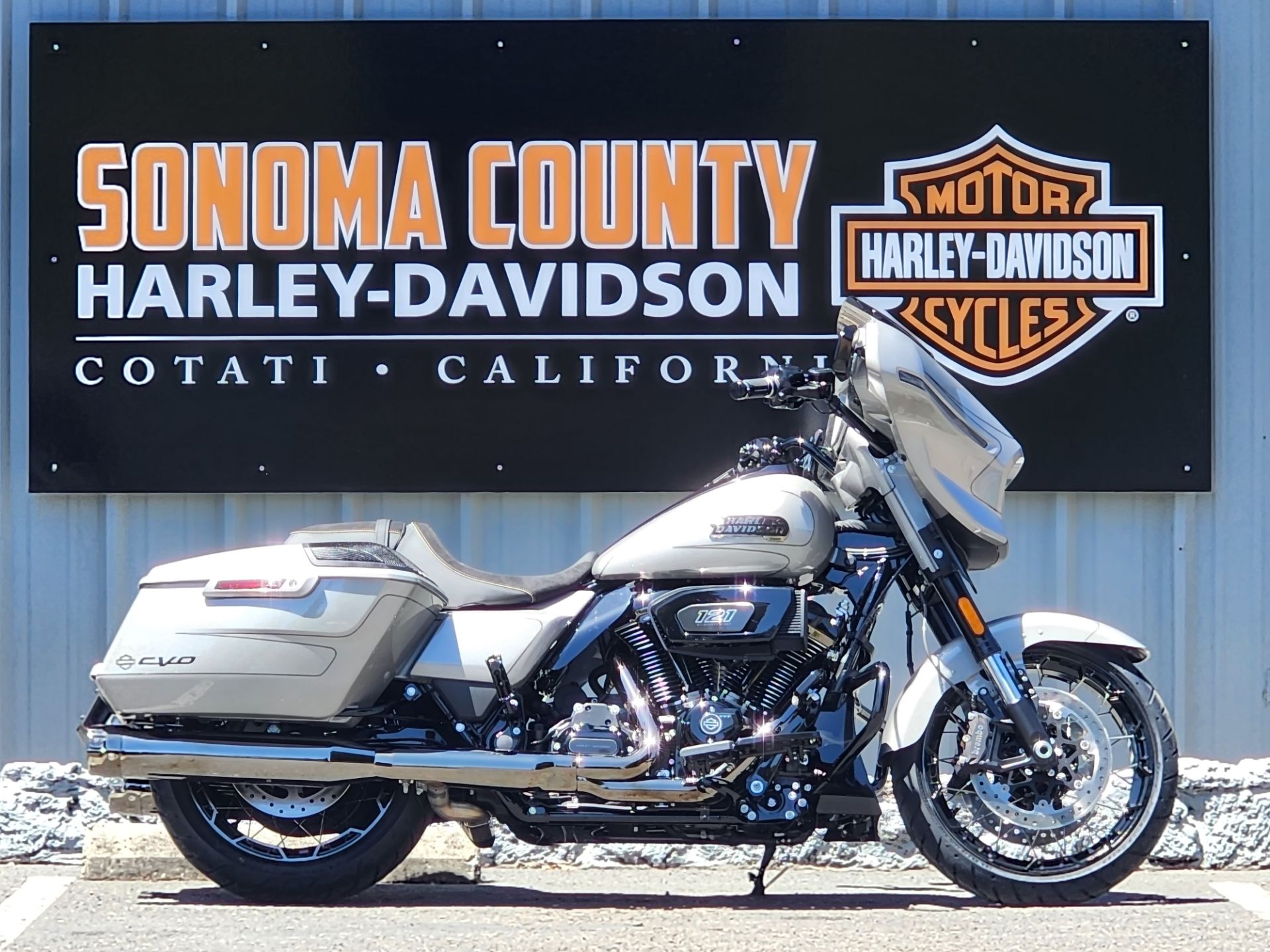 2023 Harley-Davidson CVO™ Street Glide® in Cotati, California - Photo 1