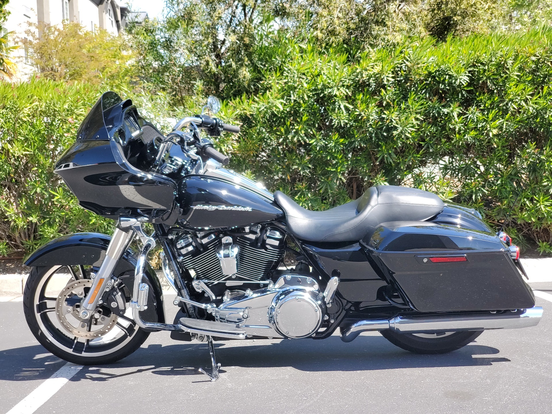 2017 Harley-Davidson Road Glide® Special in Livermore, California - Photo 2