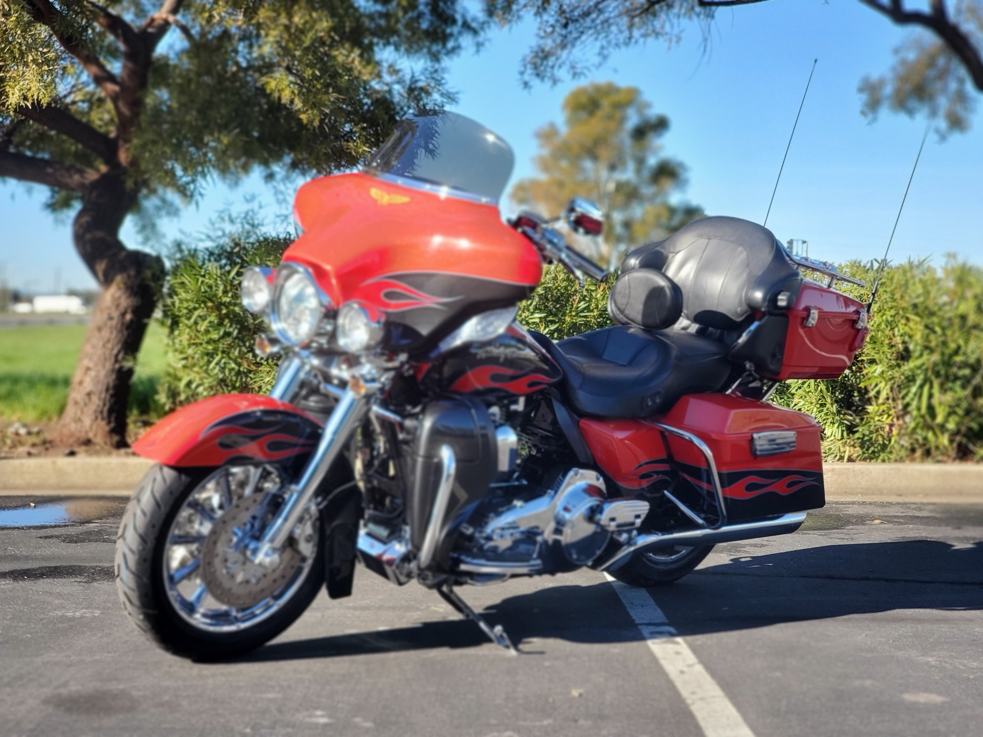 2010 Harley-Davidson CVO™ Ultra Classic® Electra Glide® in Livermore, California - Photo 5