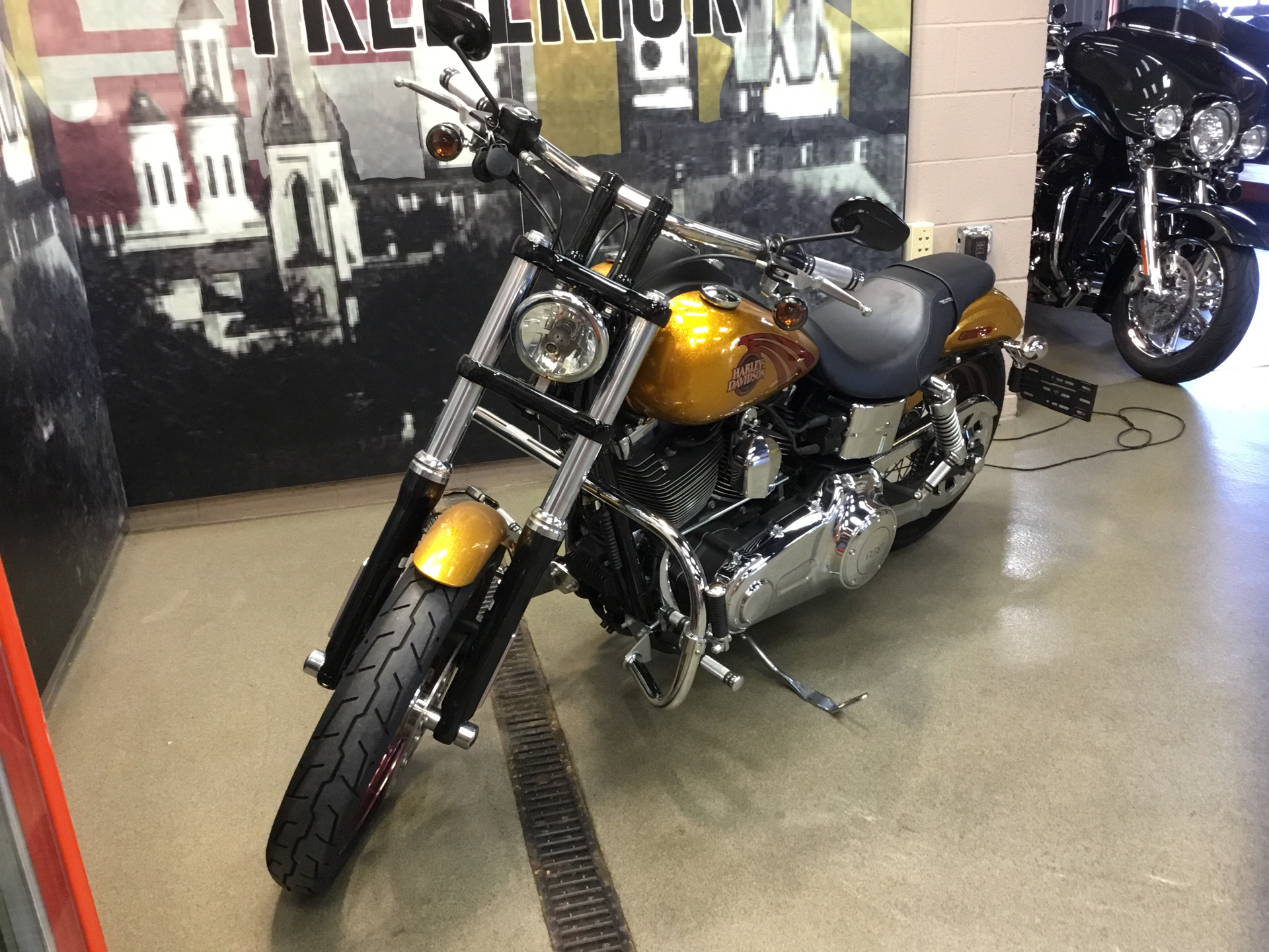 Used 2016 Harley Davidson Street Bob Motorcycles In Frederick Md Hard Candy Black Gold Flake 308207