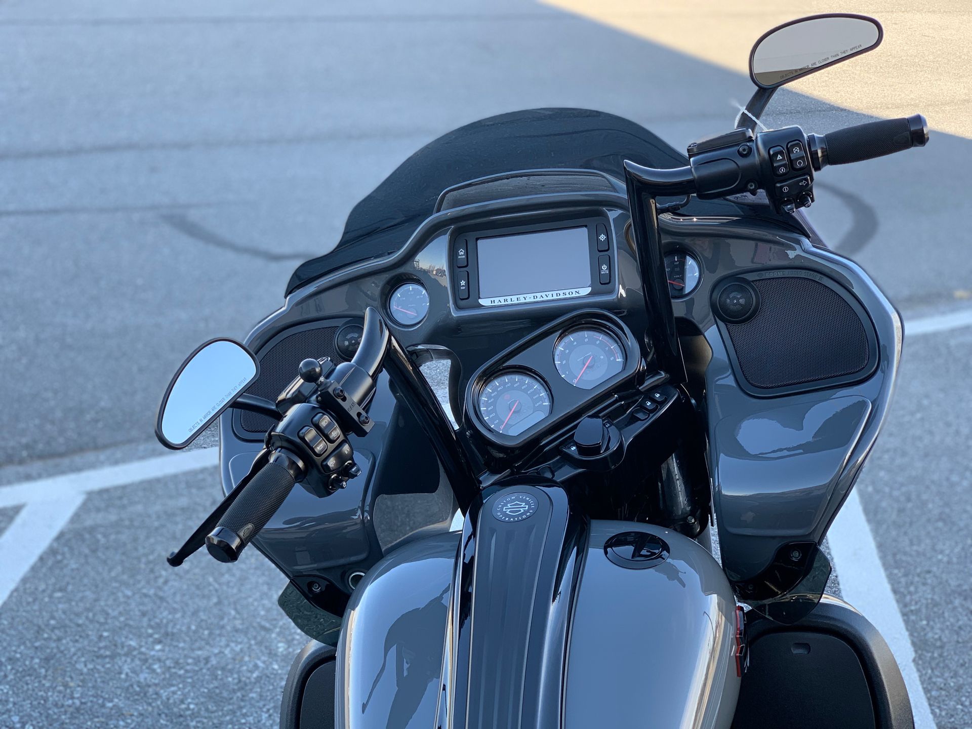 2018 Harley-Davidson CVO™ Road Glide® in Frederick, Maryland - Photo 4