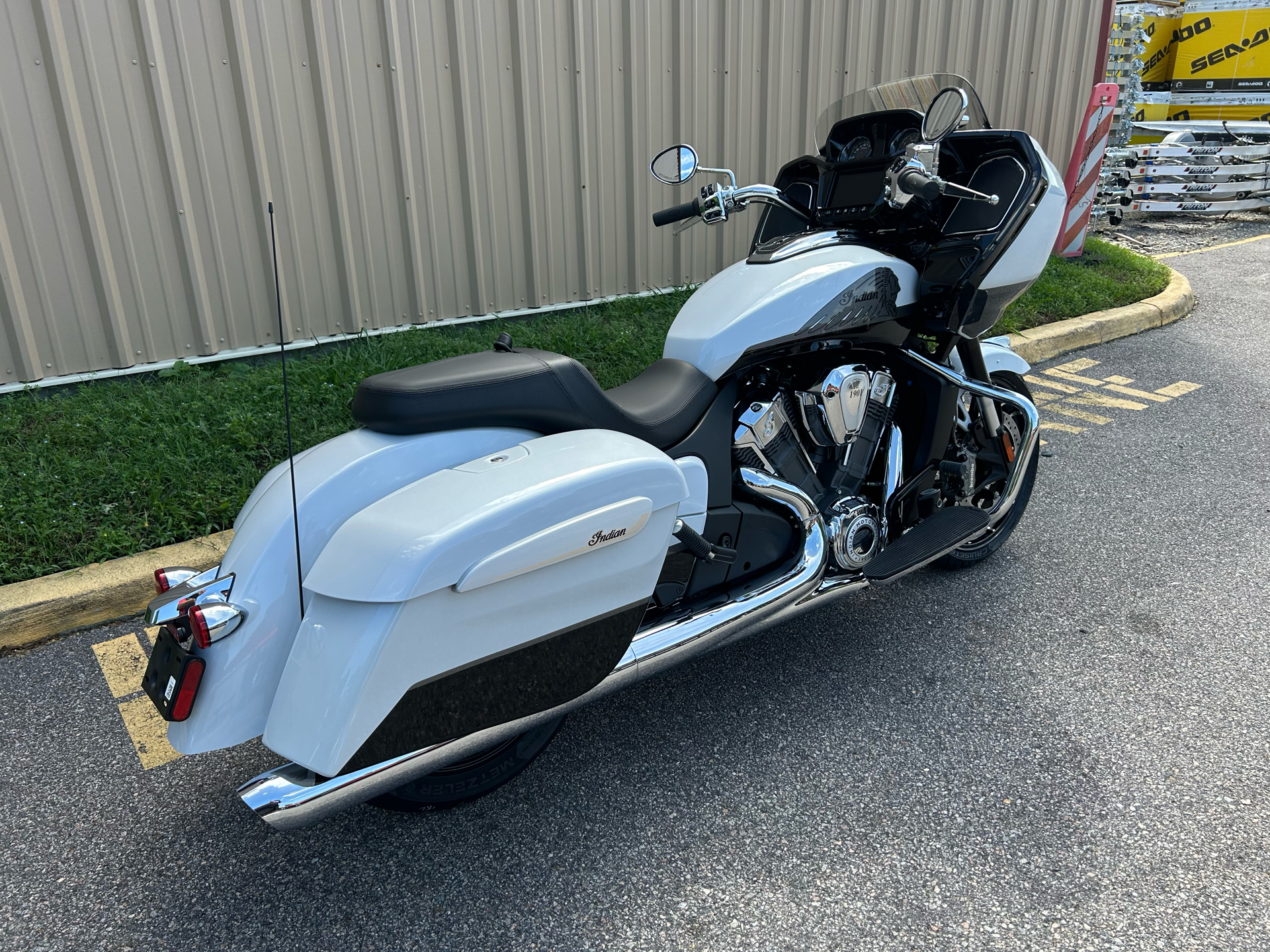 2024 Indian Motorcycle Challenger® Limited in Chesapeake, Virginia - Photo 3