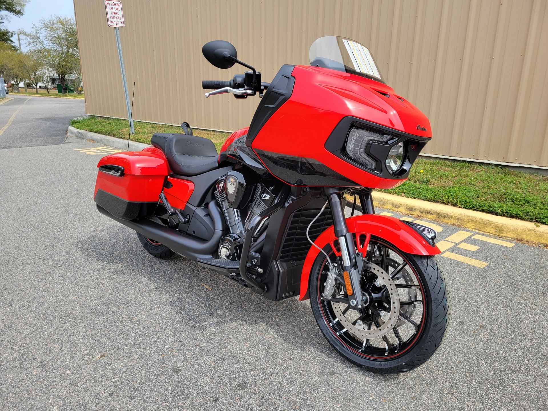 2023 Indian Motorcycle Challenger® Dark Horse® in Chesapeake, Virginia - Photo 2