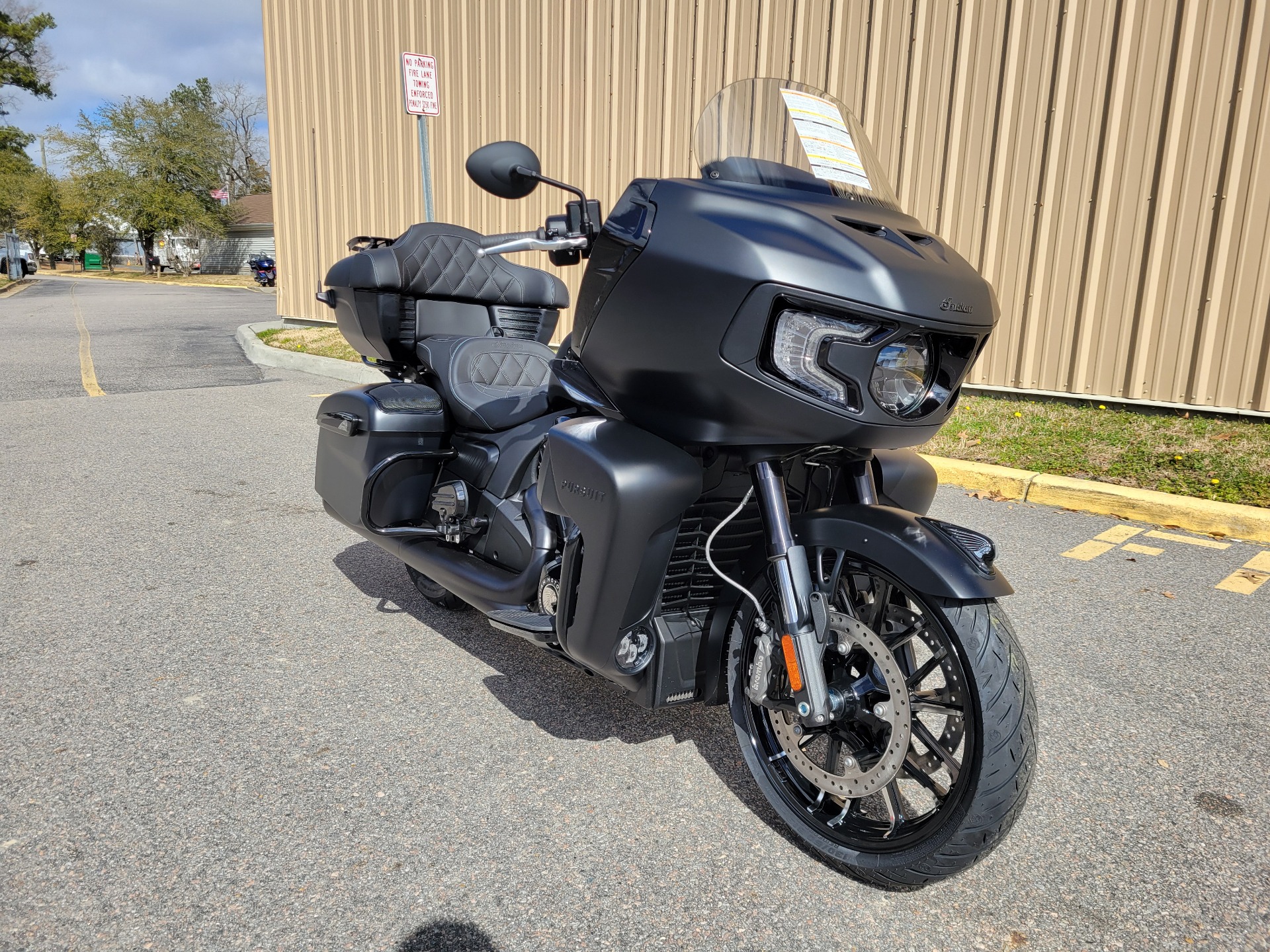 2024 Indian Motorcycle Pursuit® Dark Horse® with PowerBand Audio Package in Chesapeake, Virginia - Photo 2
