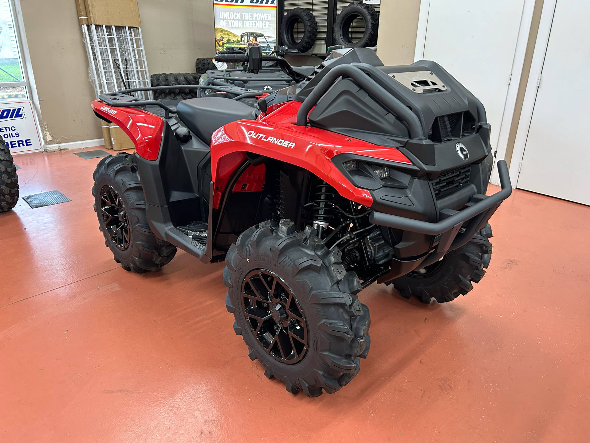 2024 Can-Am Outlander X MR 700 in Chesapeake, Virginia - Photo 2