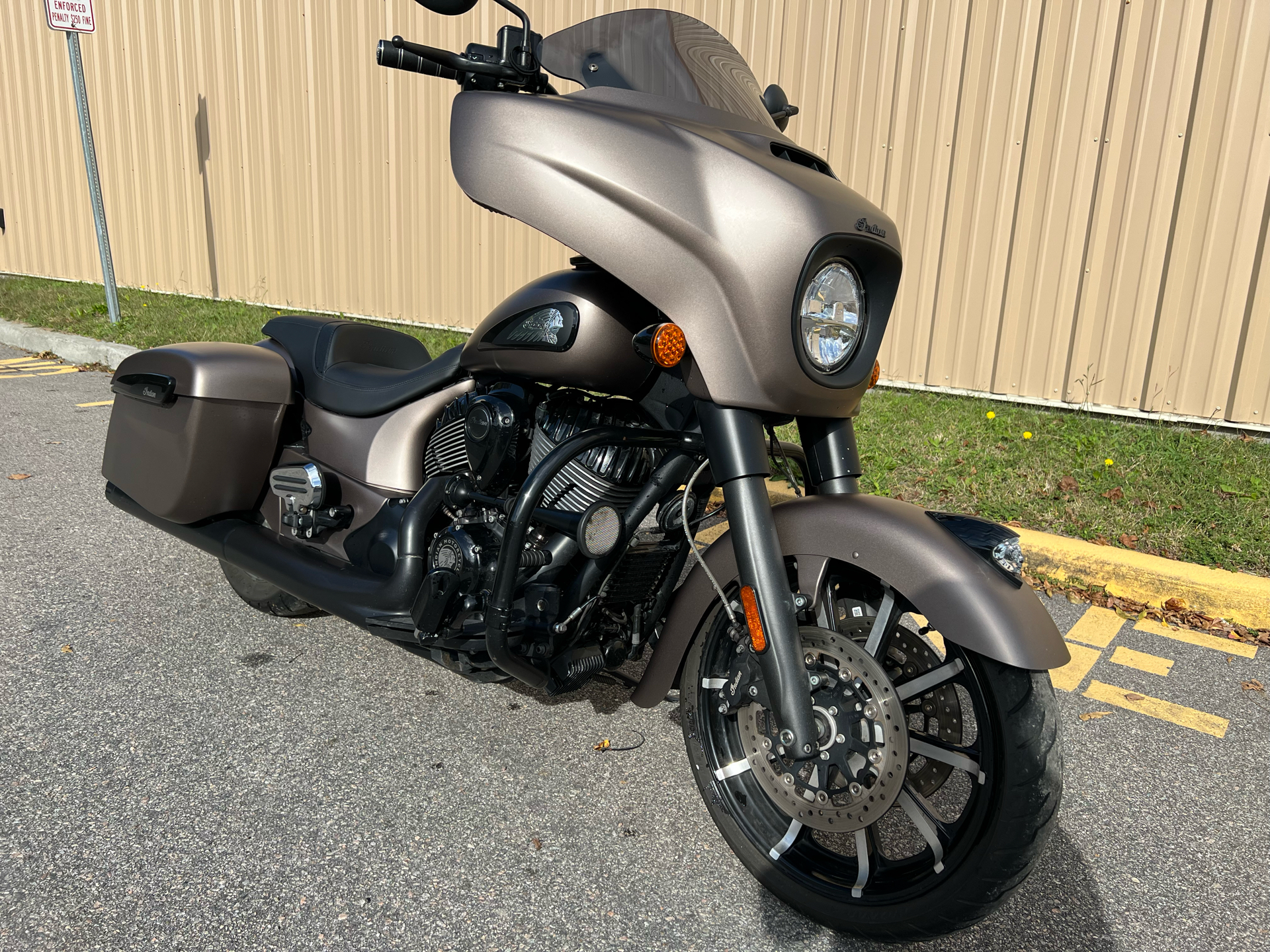 2019 Indian Motorcycle Chieftain® Dark Horse® ABS in Chesapeake, Virginia - Photo 2