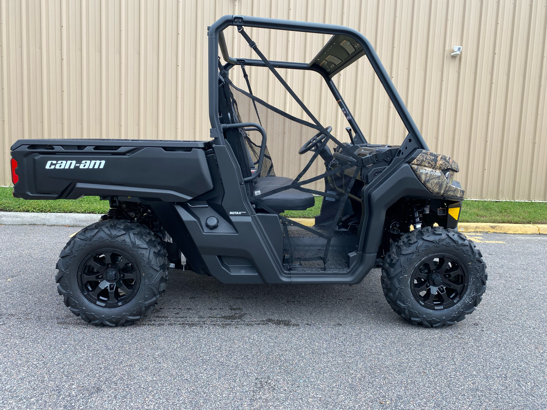 2023 Can-Am Defender DPS HD7 in Chesapeake, Virginia - Photo 1