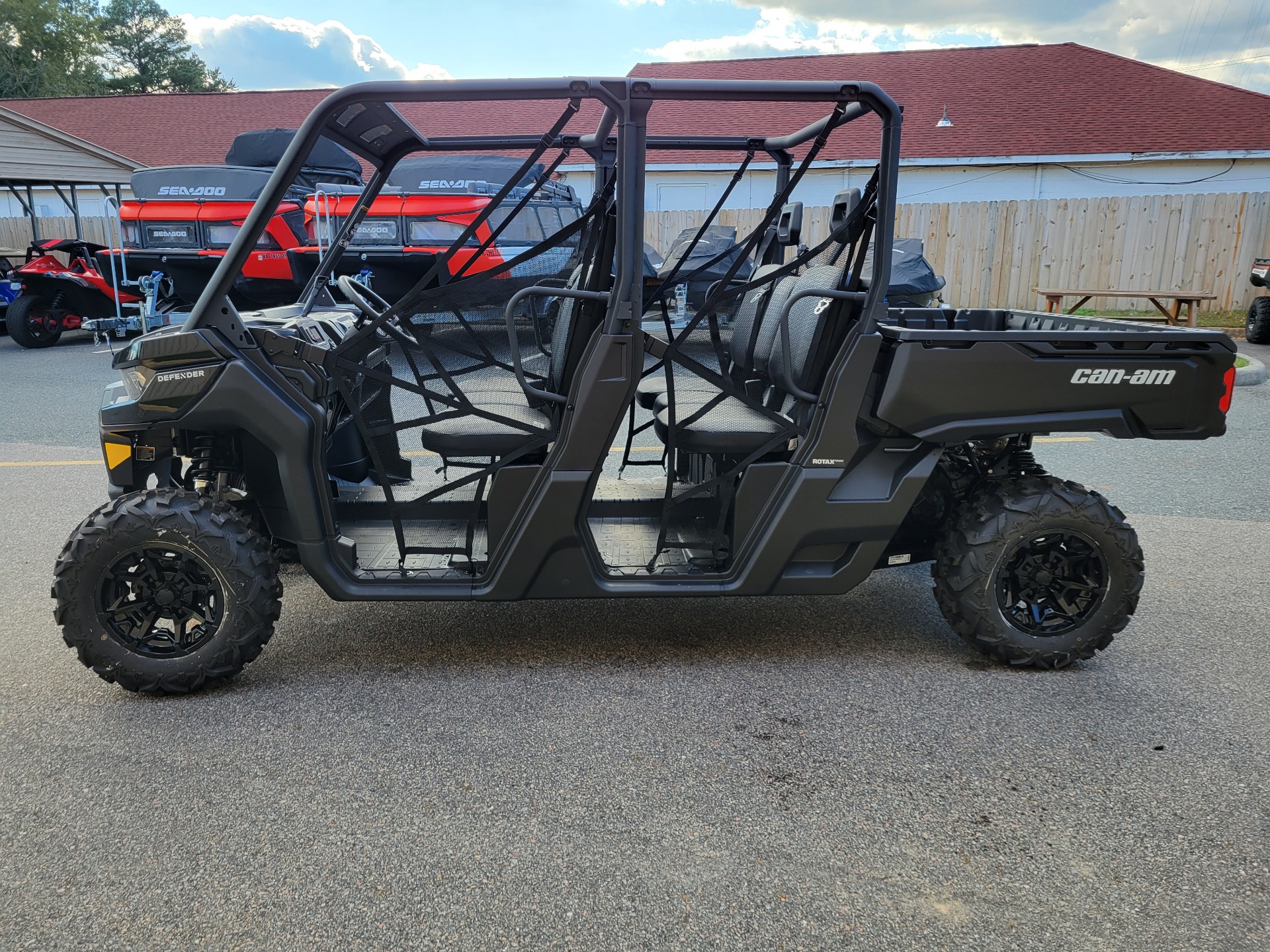 2024 Can-Am Defender MAX DPS HD9 in Chesapeake, Virginia - Photo 5