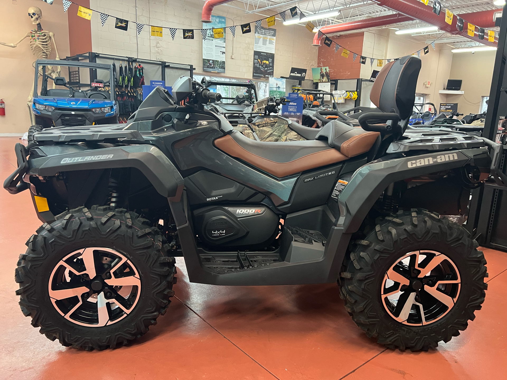 2022 Can-Am Outlander MAX Limited 1000R in Chesapeake, Virginia - Photo 1