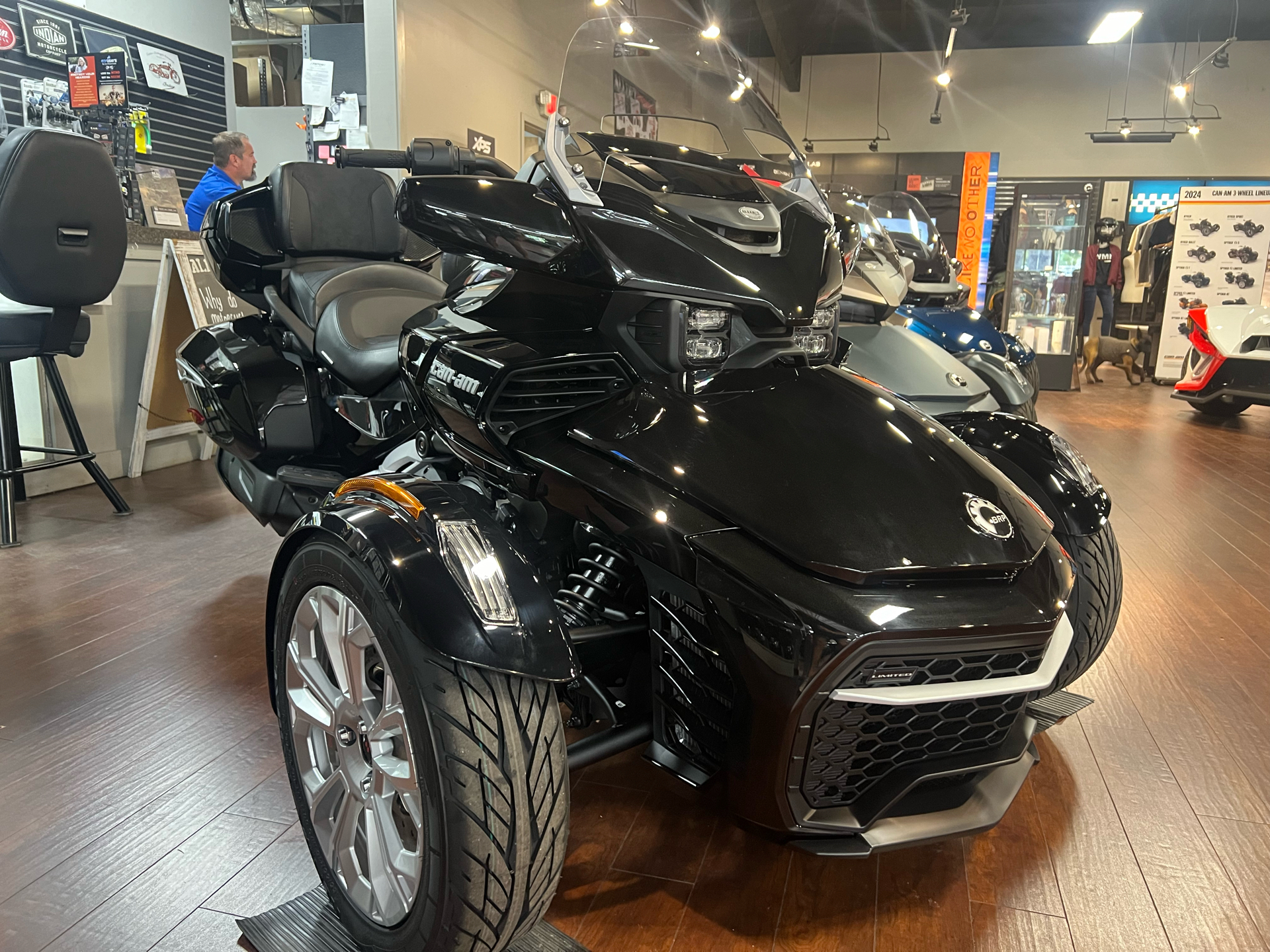 2024 Can-Am Spyder F3 Limited in Chesapeake, Virginia - Photo 2