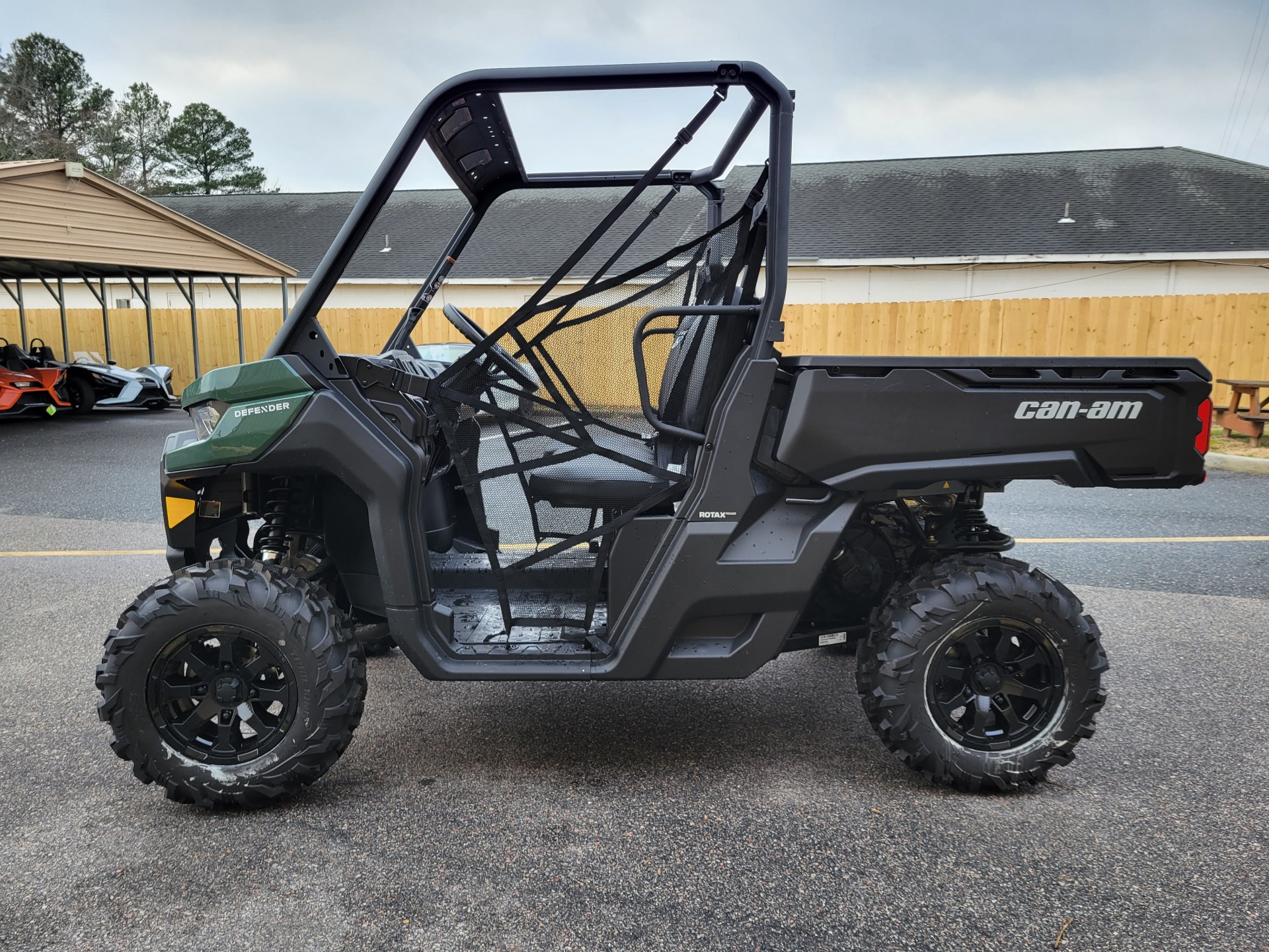 2023 Can-Am Defender DPS HD10 in Chesapeake, Virginia - Photo 5