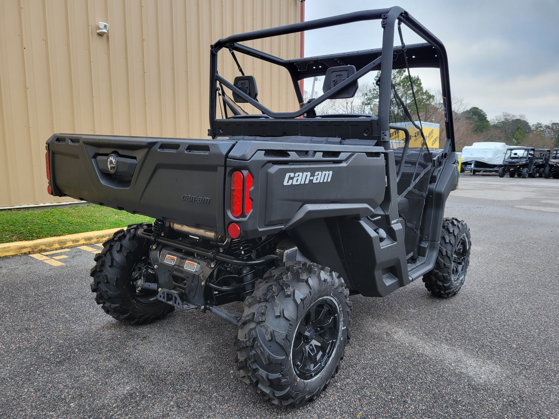 2023 Can-Am Defender DPS HD10 in Chesapeake, Virginia - Photo 8