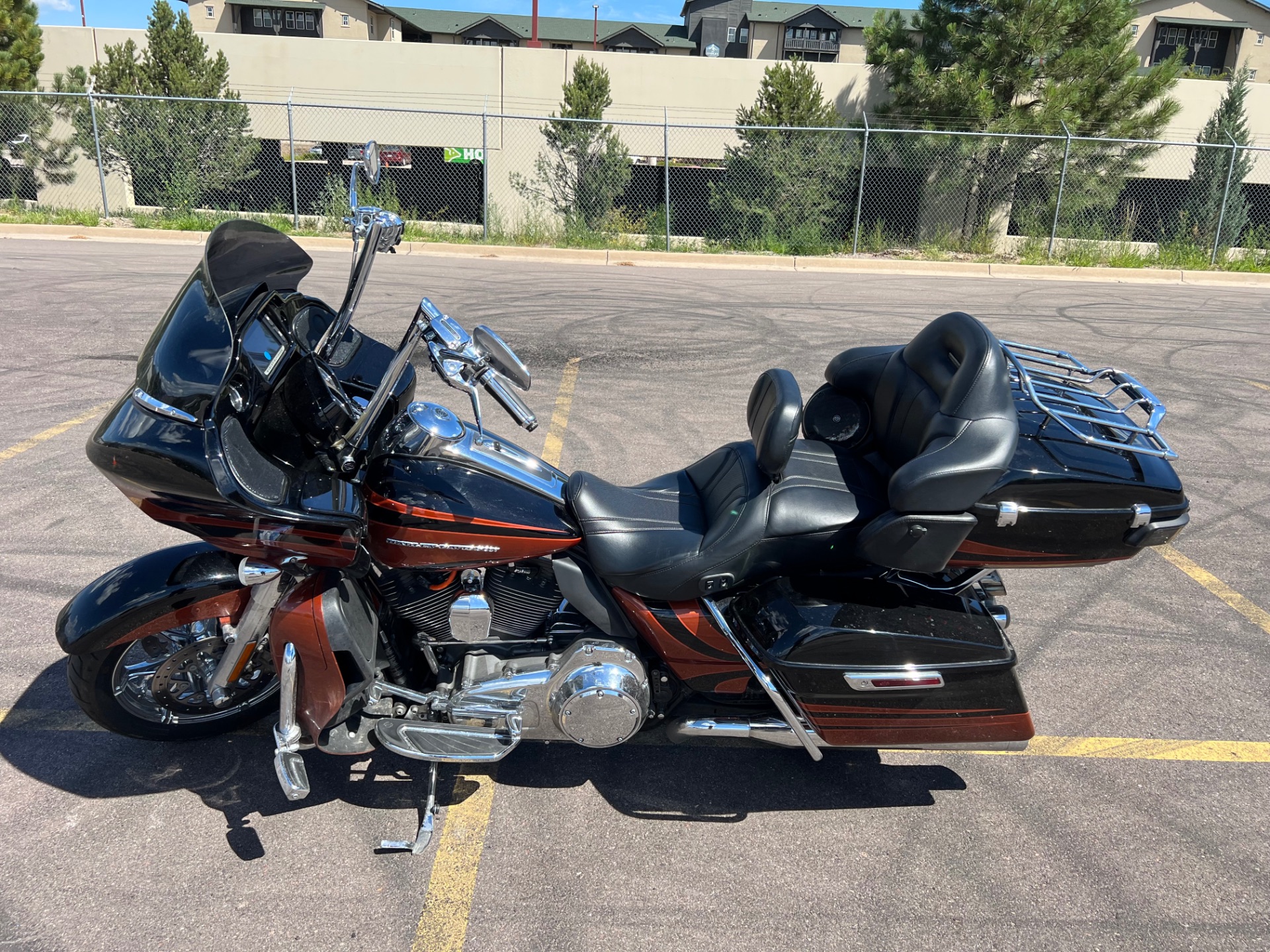 2015 Harley-Davidson CVO™ Road Glide® Ultra in Colorado Springs, Colorado - Photo 5