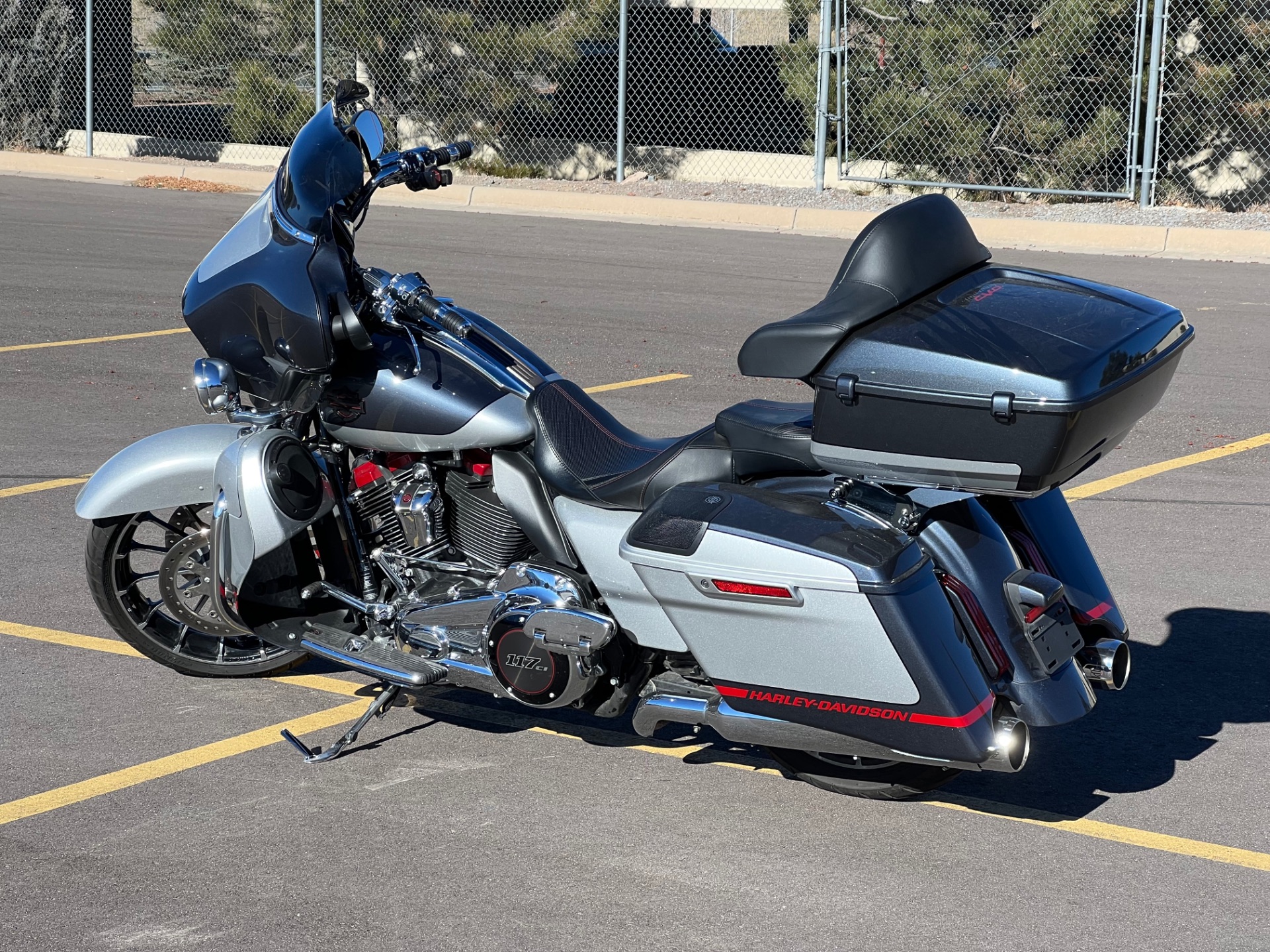 2019 Harley-Davidson CVO™ Street Glide® in Colorado Springs, Colorado - Photo 6