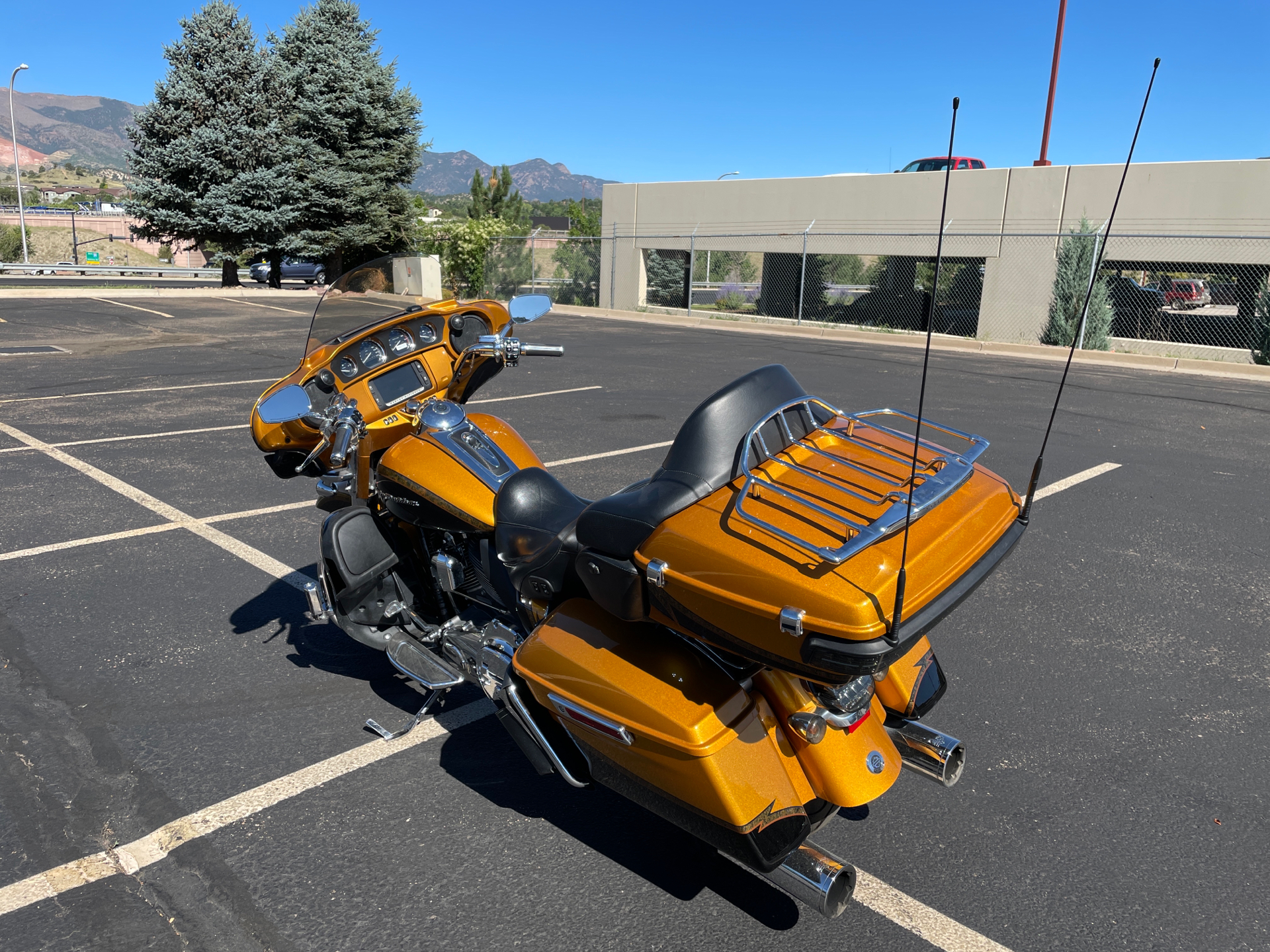 2015 Harley-Davidson CVO™ Limited in Colorado Springs, Colorado - Photo 4