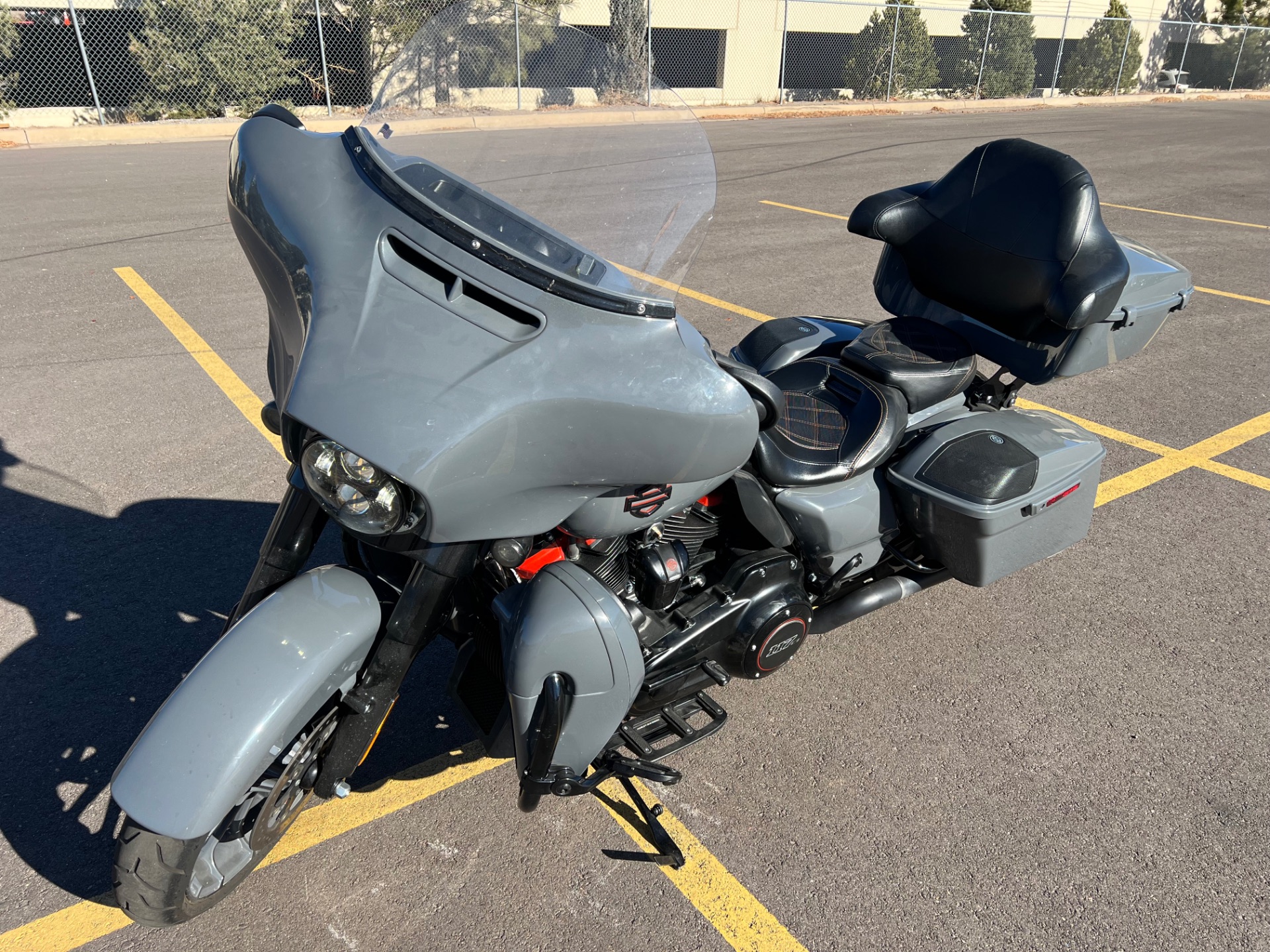 2018 Harley-Davidson CVO™ Road Glide® in Colorado Springs, Colorado - Photo 4
