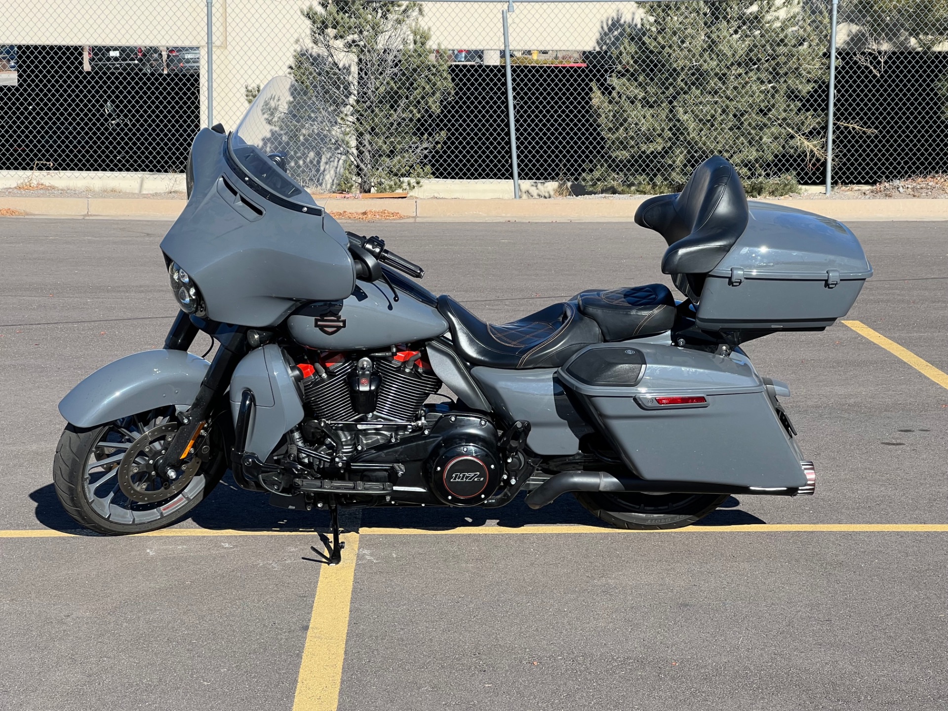 2018 Harley-Davidson CVO™ Road Glide® in Colorado Springs, Colorado - Photo 5